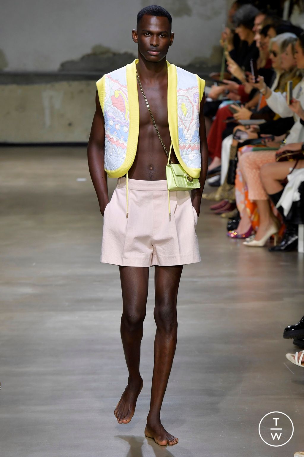 Fashion Week Paris Spring/Summer 2023 look 15 from the Leonard Paris collection womenswear