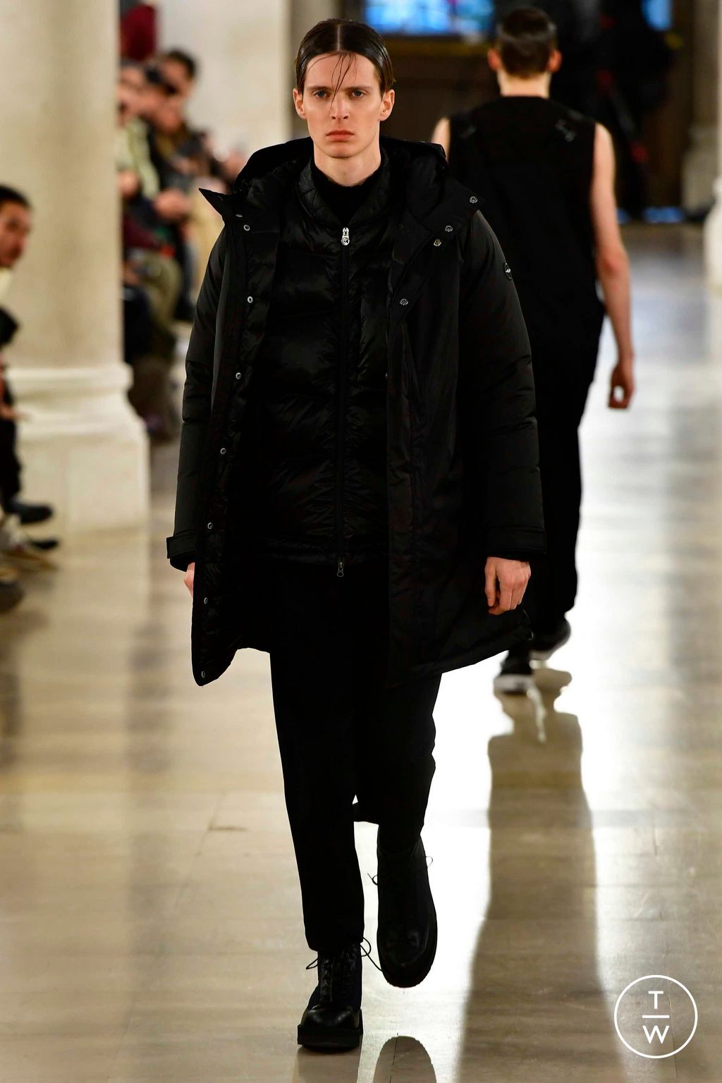 Fashion Week Paris Fall/Winter 2023 look 30 from the White Mountaineering collection menswear