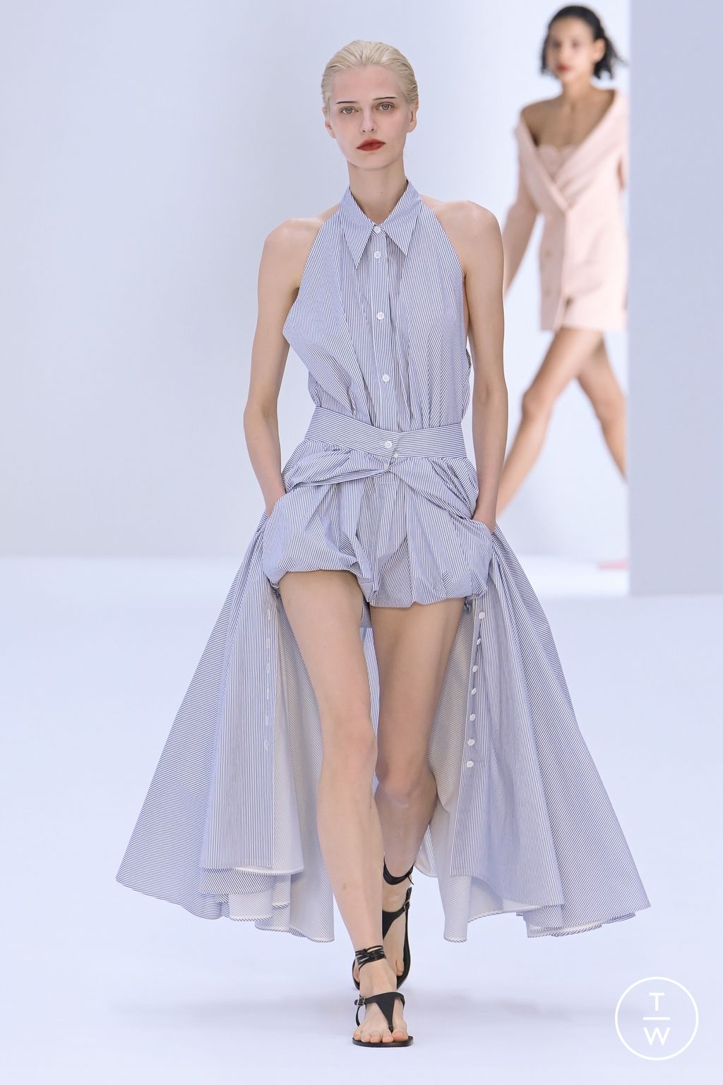 Fashion Week Milan Spring/Summer 2023 look 33 from the Philosophy di Lorenzo Serafini collection womenswear