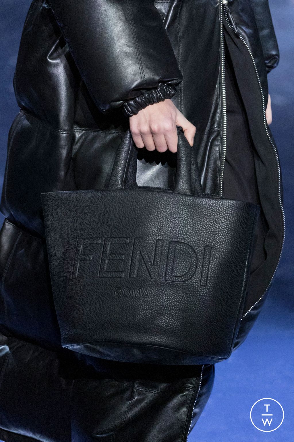 Fashion Week Milan Fall/Winter 2023 look 13 from the Fendi collection menswear accessories