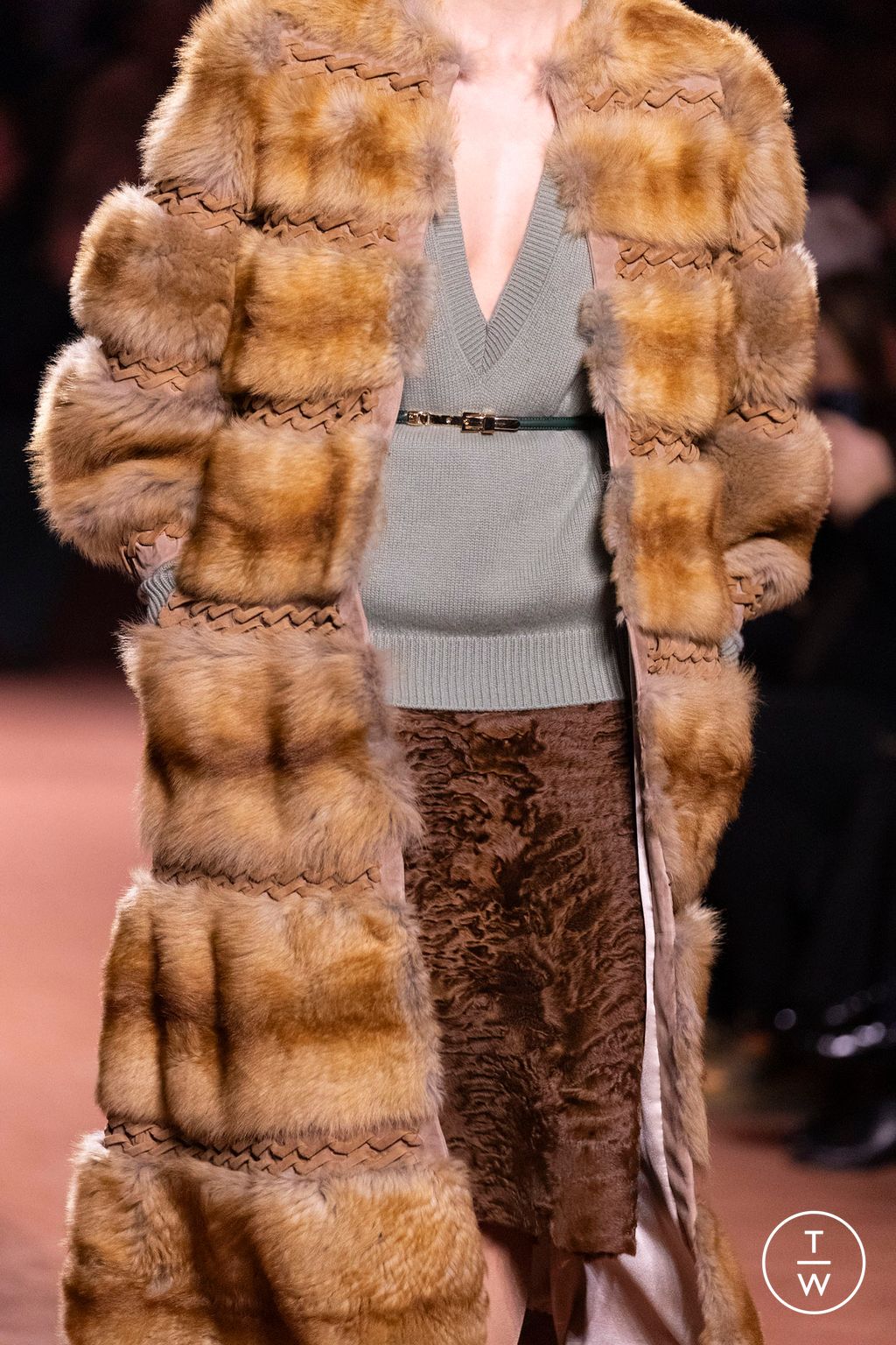 Fashion Week Milan Fall/Winter 2025 look 136 from the Fendi collection 女装配饰
