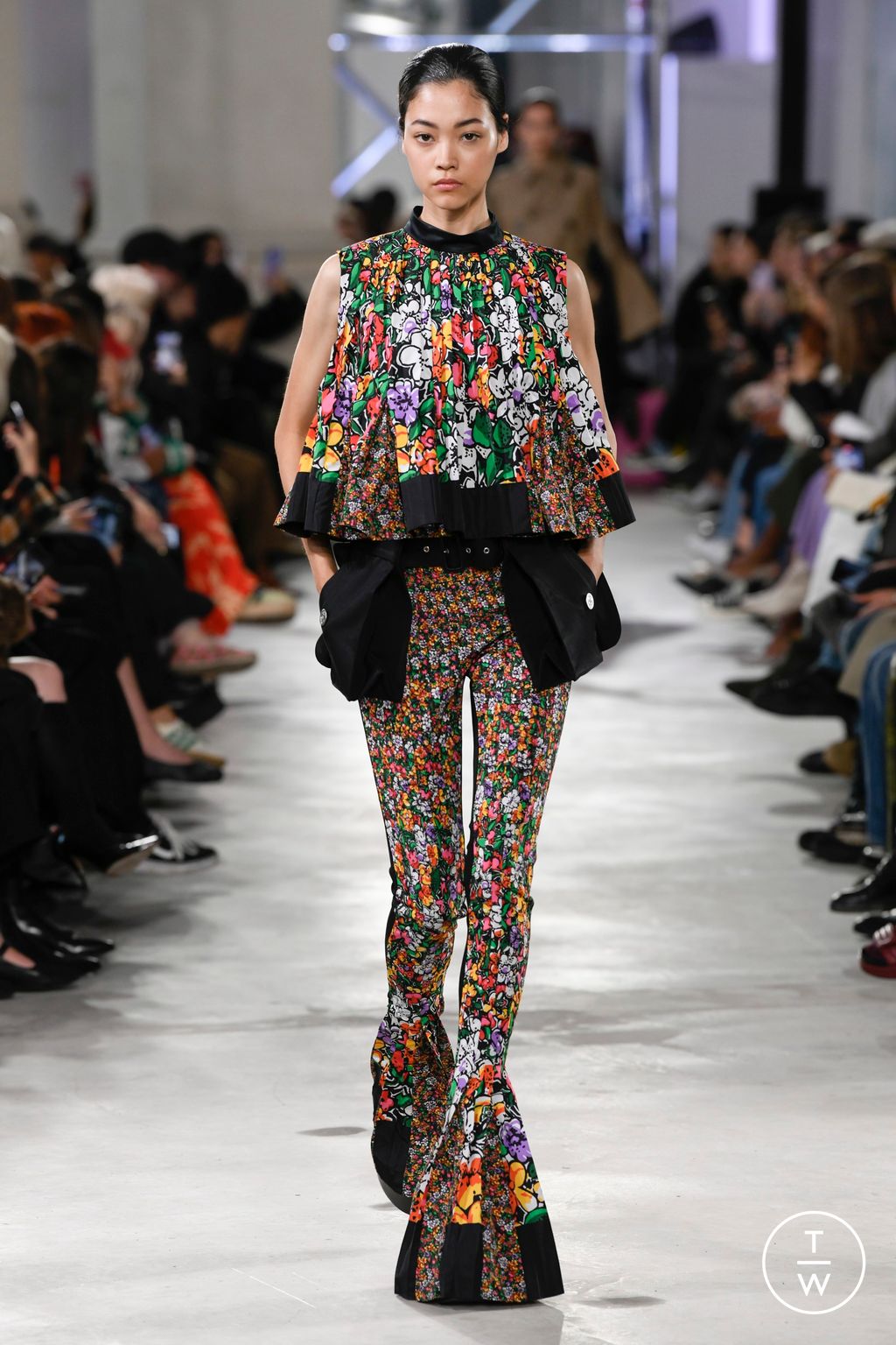 Fashion Week Paris Spring/Summer 2023 look 16 de la collection Sacai womenswear