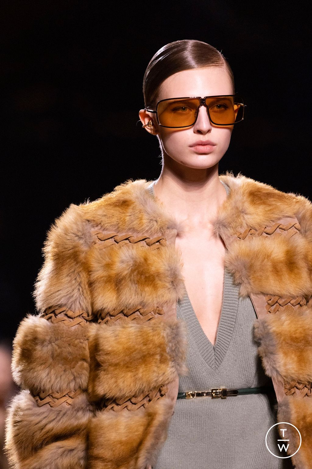 Fashion Week Milan Fall/Winter 2025 look 138 from the Fendi collection 女装配饰