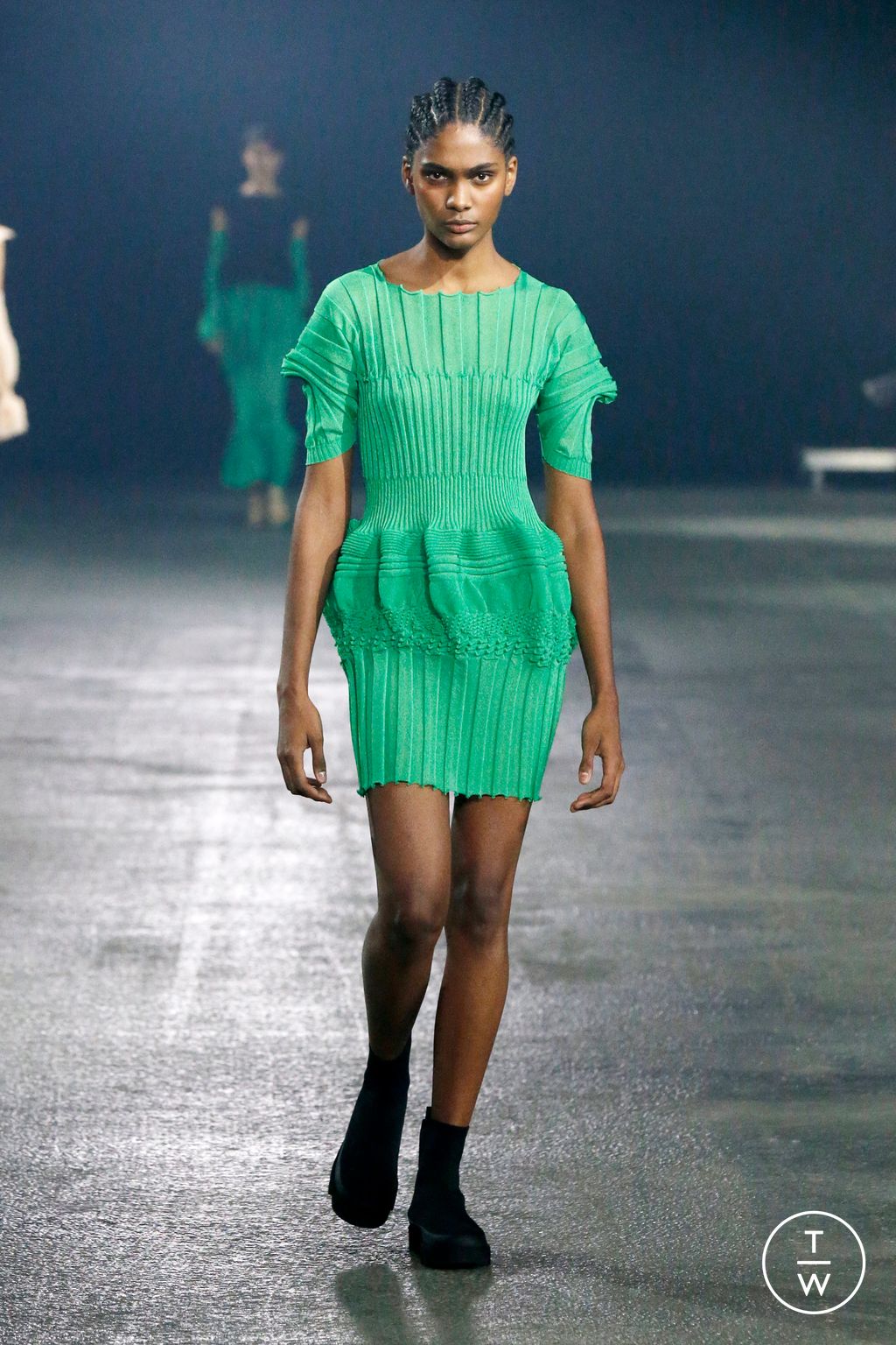 Fashion Week Paris Spring/Summer 2023 look 47 from the Issey Miyake collection womenswear