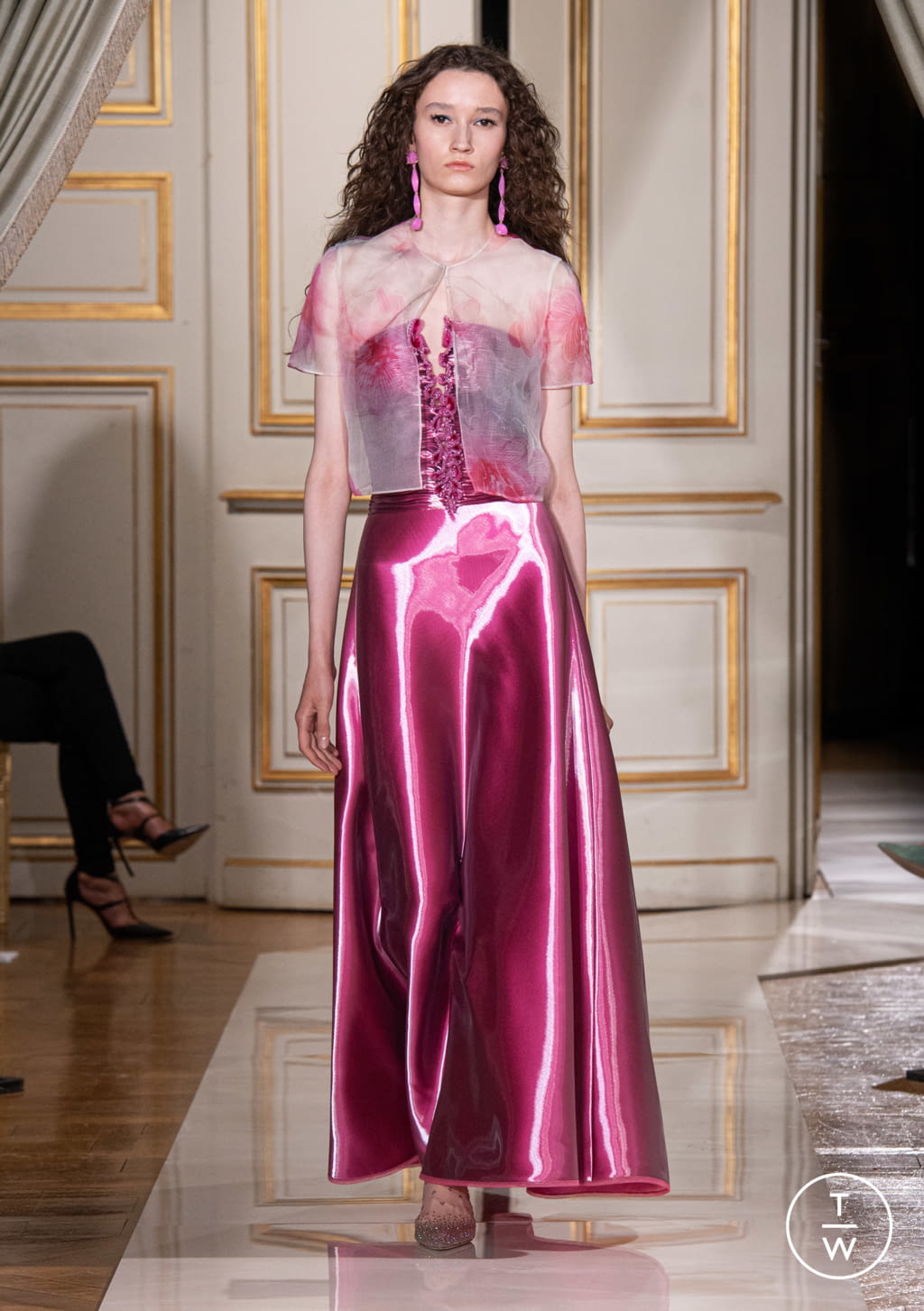 Fashion Week Paris Fall/Winter 2021 look 47 from the Giorgio Armani Privé collection couture