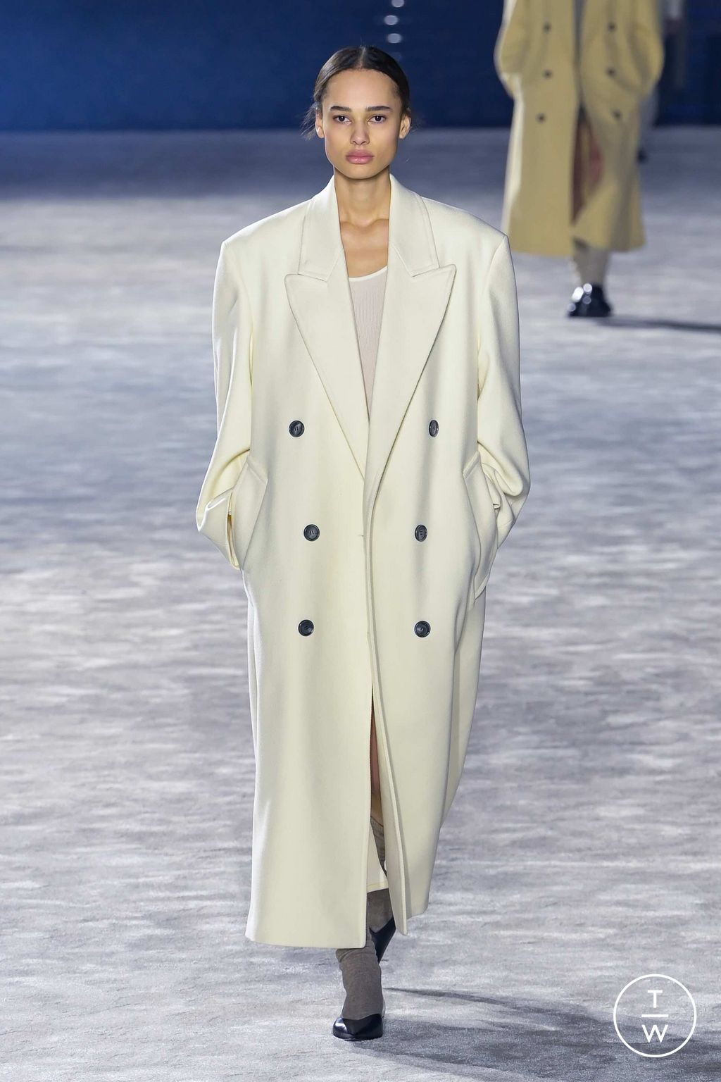 Fashion Week Paris Fall/Winter 2023 look 1 de la collection Ami menswear