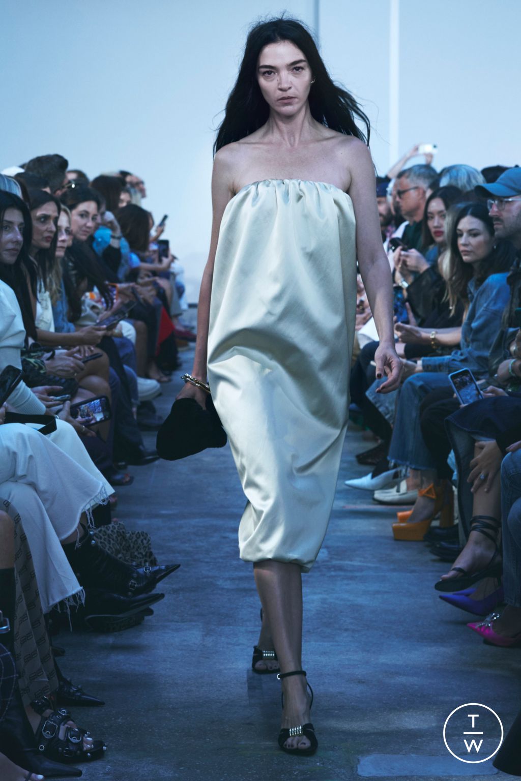 Fashion Week New York Spring/Summer 2023 look 4 from the Khaite collection womenswear