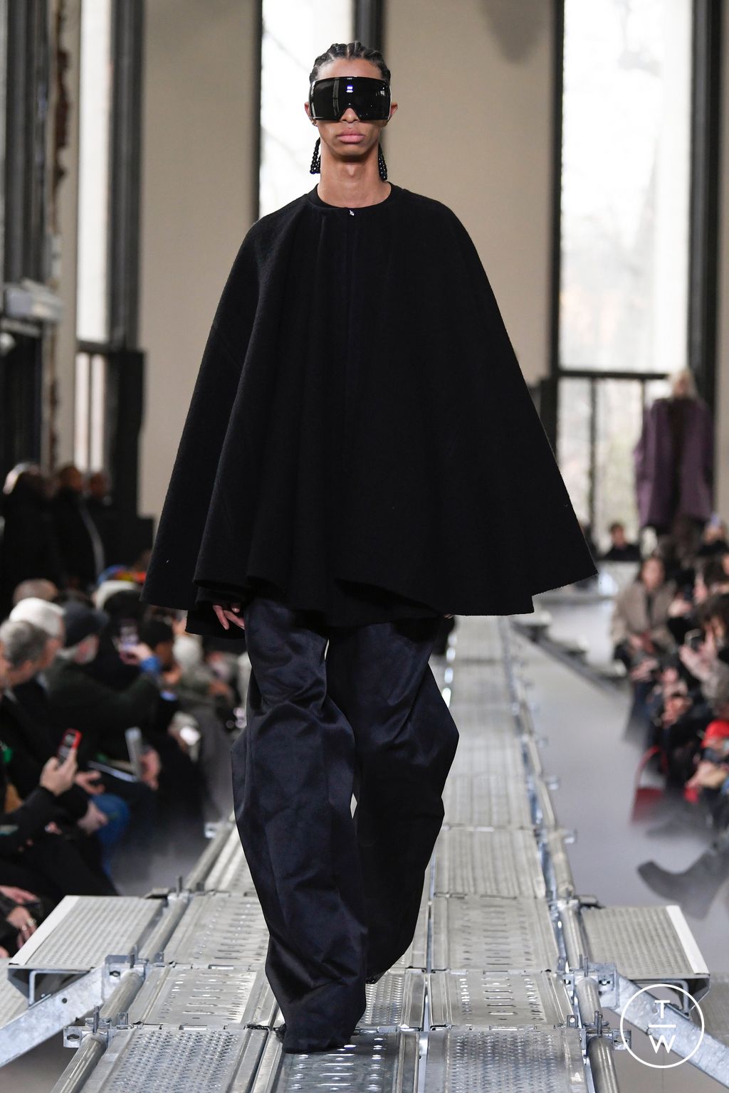 Fashion Week Paris Fall/Winter 2023 look 45 from the Rick Owens collection 男装