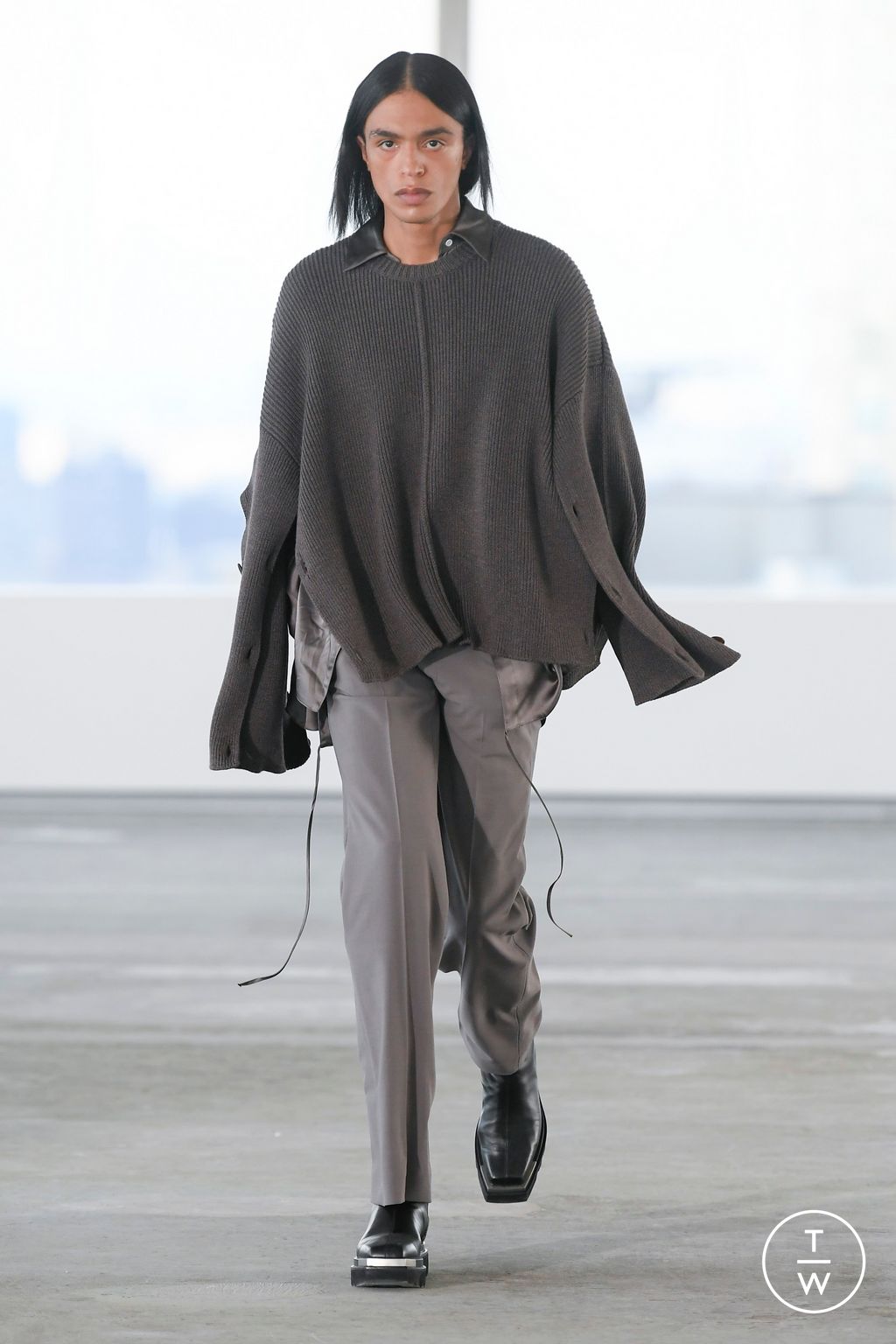 Fashion Week New York Spring/Summer 2023 look 33 from the Peter Do collection womenswear