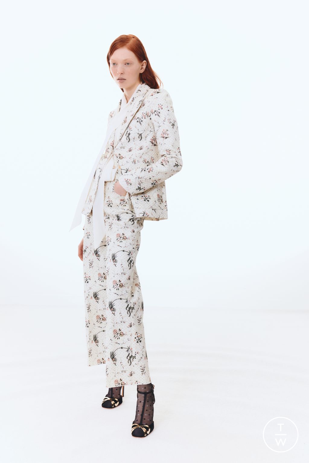 Fashion Week Paris Pre-Fall 2025 look 47 from the Giambattista Valli collection womenswear