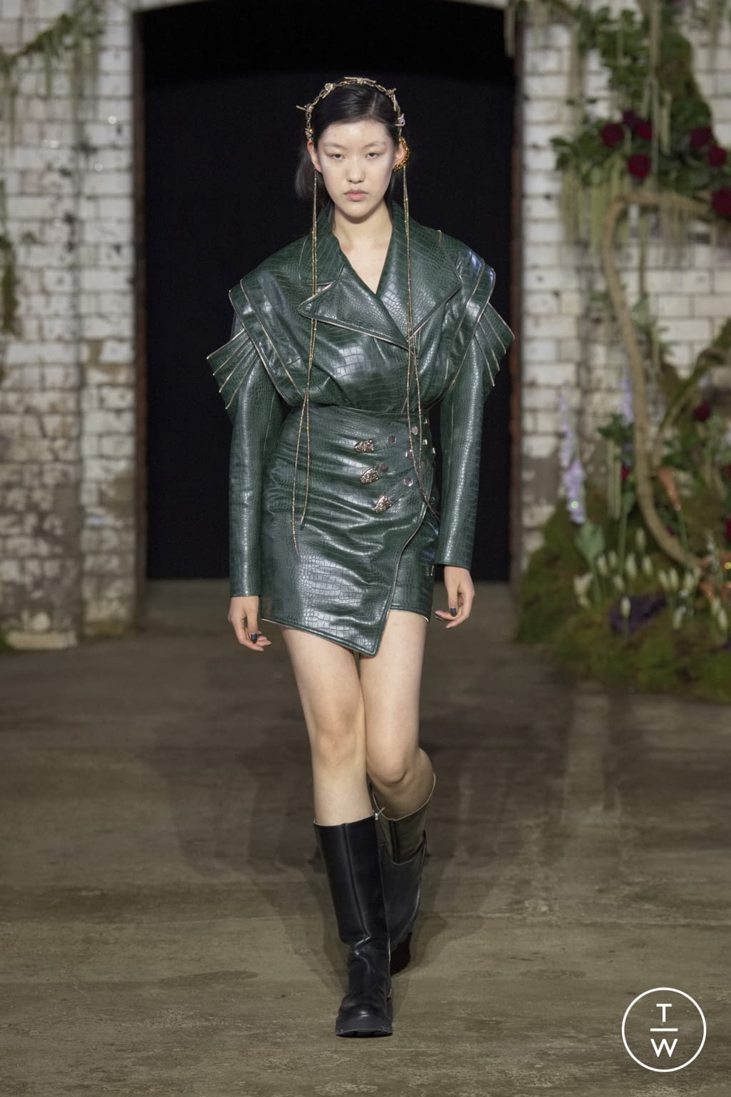 Fashion Week London Fall/Winter 2022 look 47 from the MITHRIDATE collection womenswear