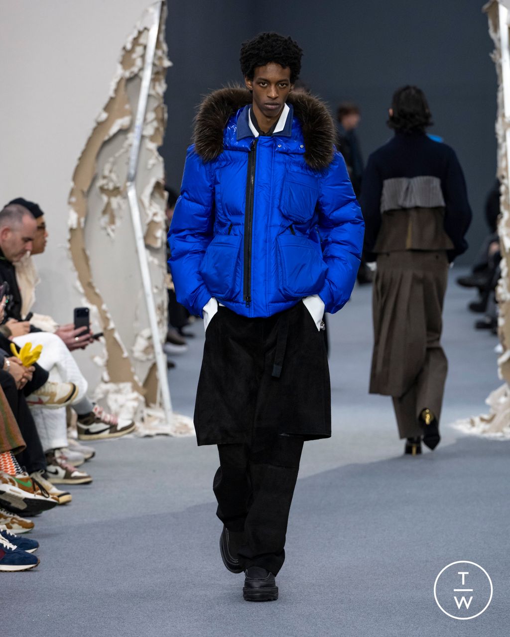 Fashion Week Paris Fall/Winter 2026 look 48 from the Sacai collection menswear