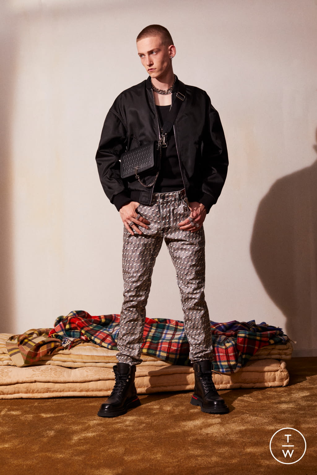 Fashion Week Milan Resort 2022 look 48 from the Dsquared2 collection 男装