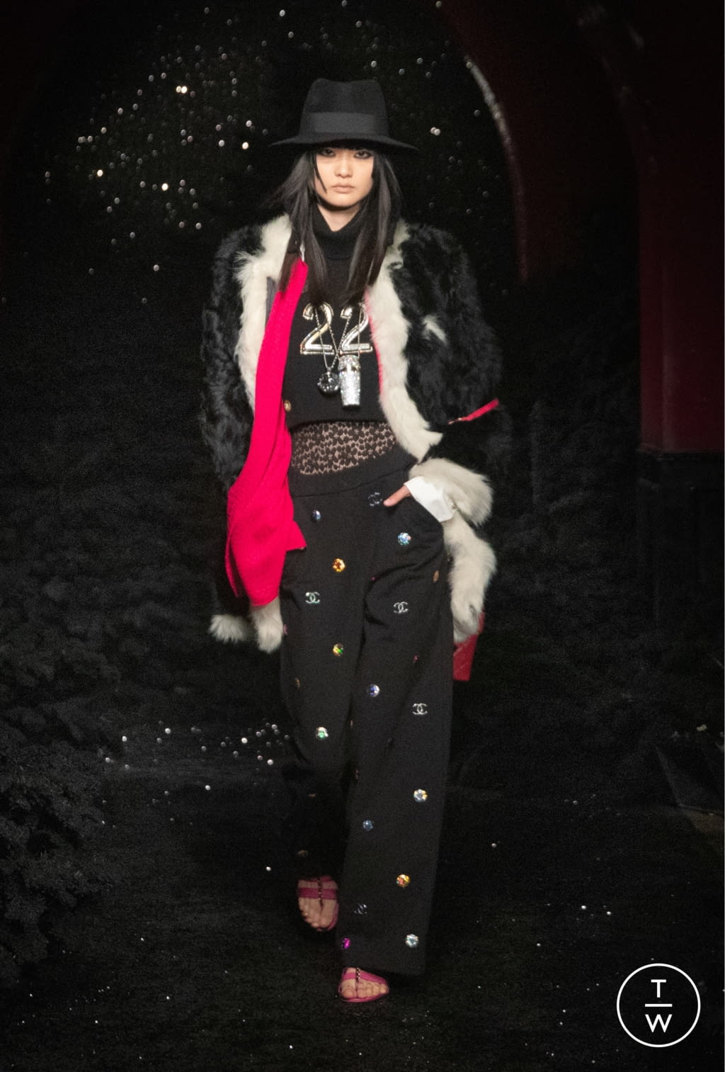 Fashion Week Paris Fall/Winter 2021 look 48 de la collection Chanel womenswear