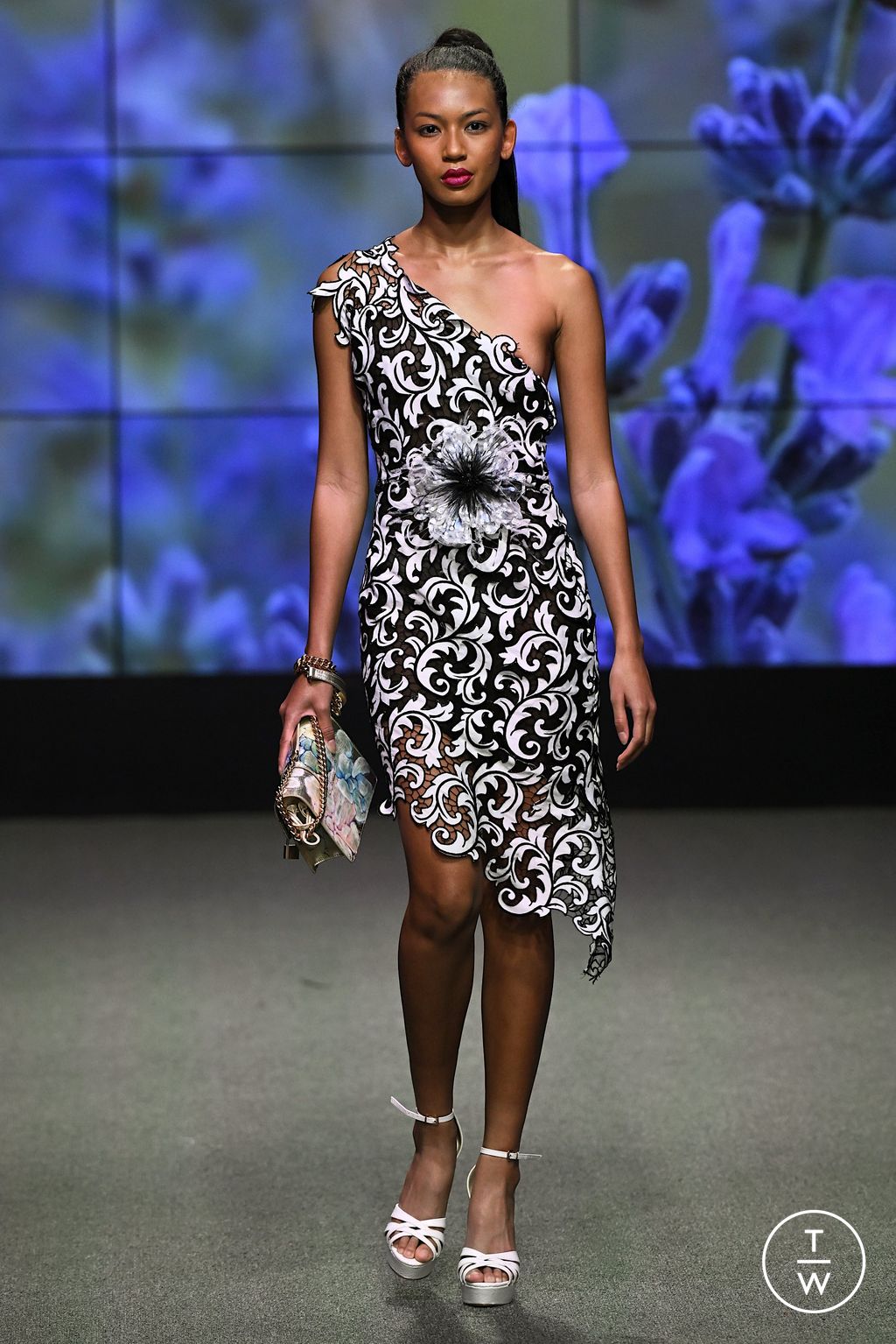 Fashion Week New York Spring/Summer 2023 look 34 from the Frederick Anderson collection womenswear
