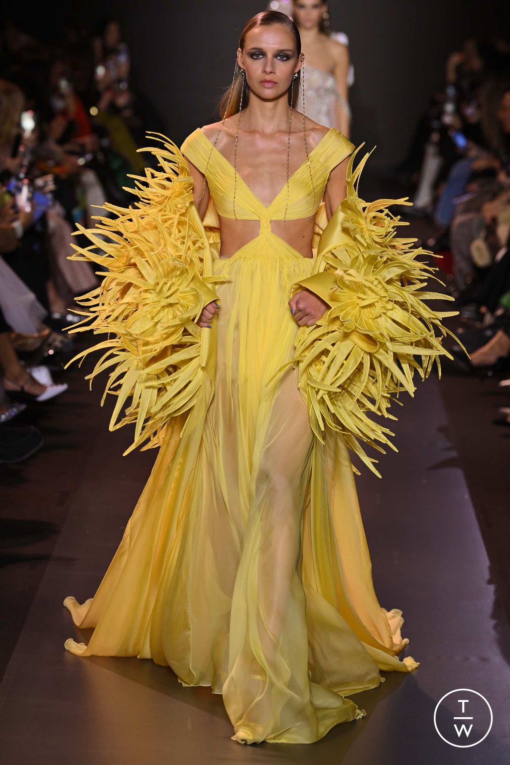 Fashion Week Paris Spring/Summer 2023 look 50 de la collection Georges Hobeika couture