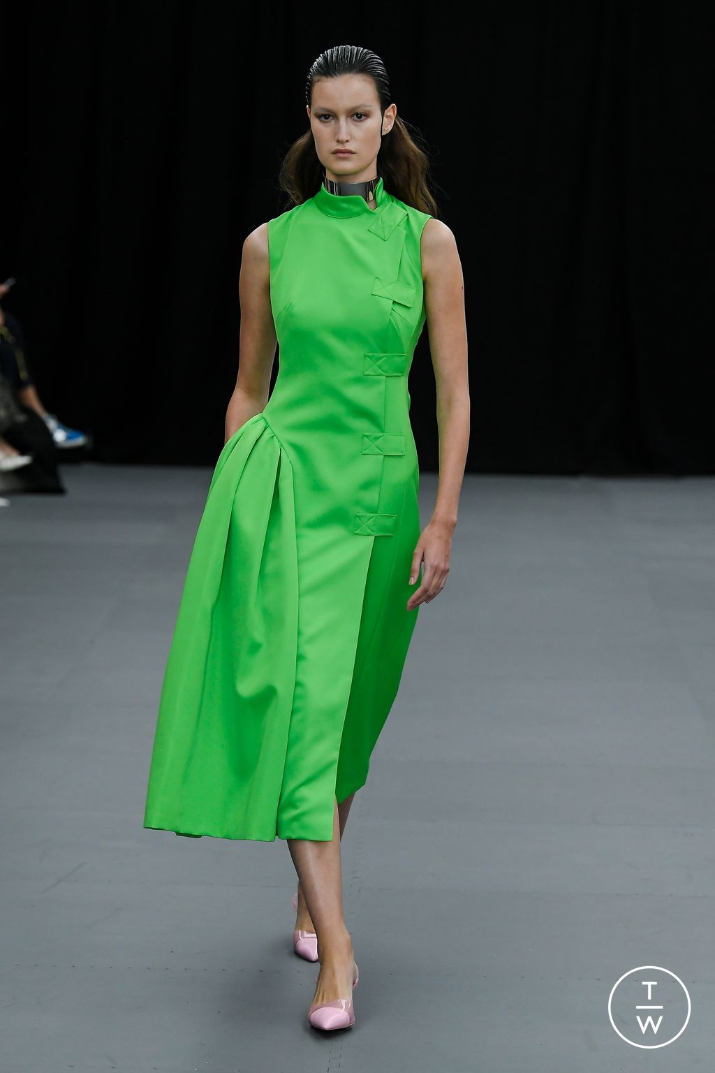 Fashion Week London Spring/Summer 2023 look 6 from the Huishan Zhang collection 女装