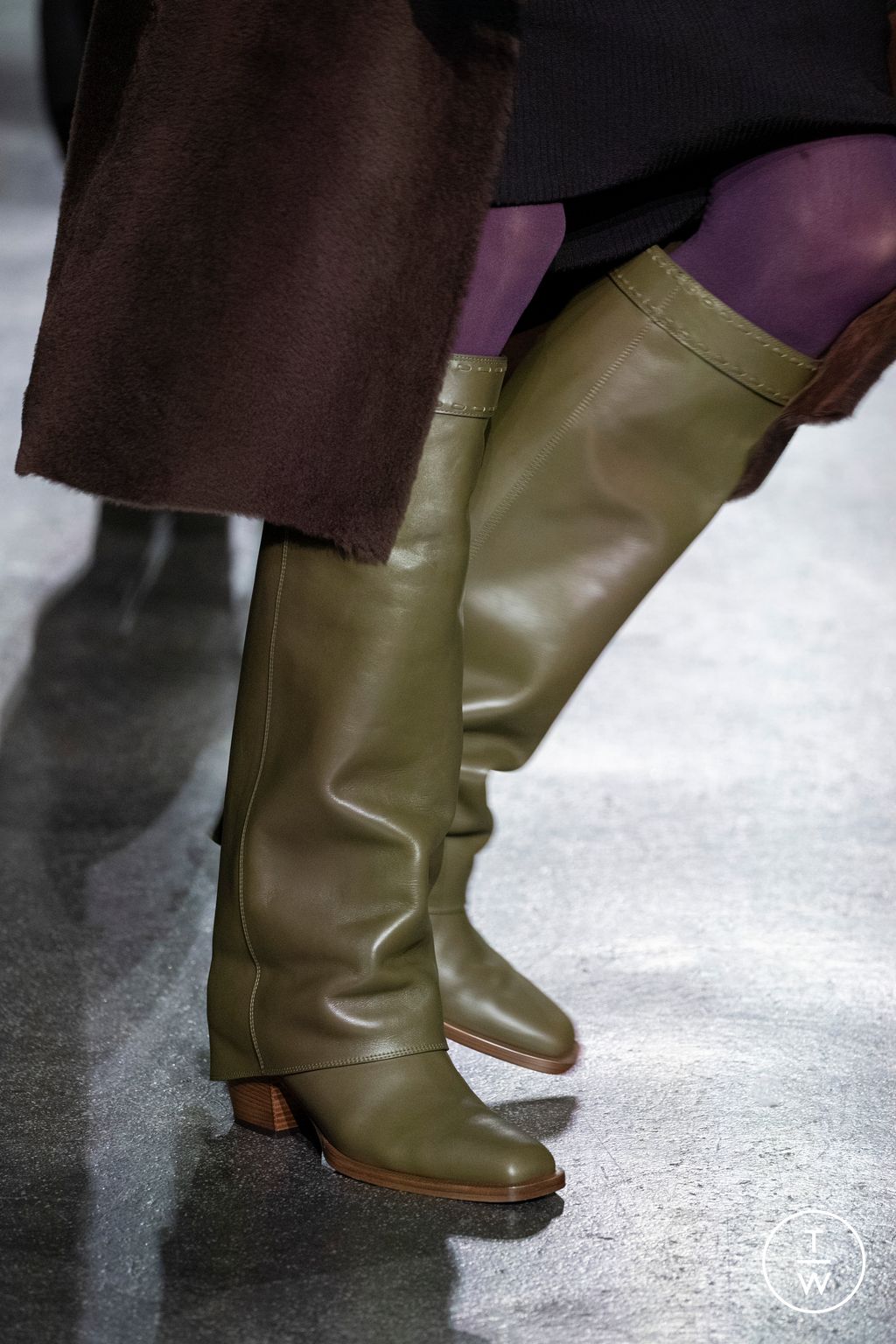 Fashion Week Milan Fall/Winter 2024 look 52 from the Fendi collection 女装配饰