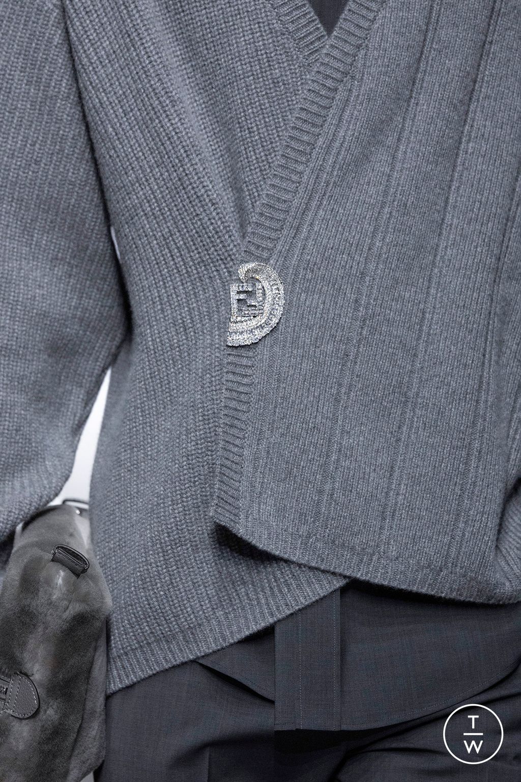 Fashion Week Paris Fall/Winter 2024 look 104 from the Fendi collection menswear accessories