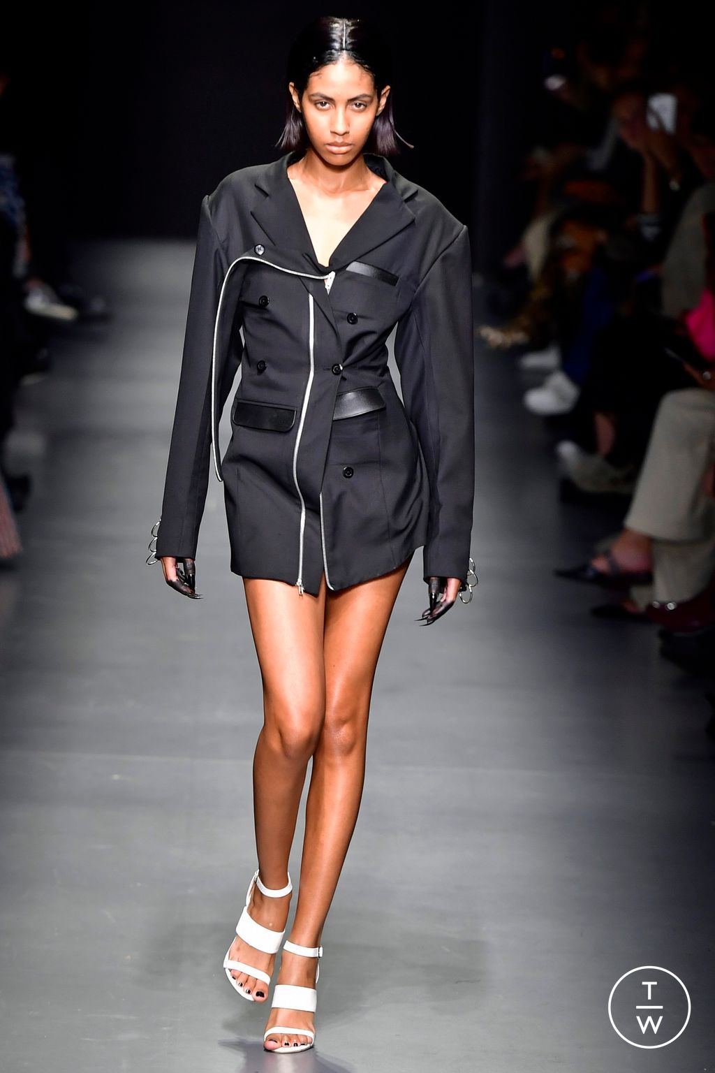 Fashion Week Milan Spring/Summer 2023 look 17 de la collection Tokyo James womenswear