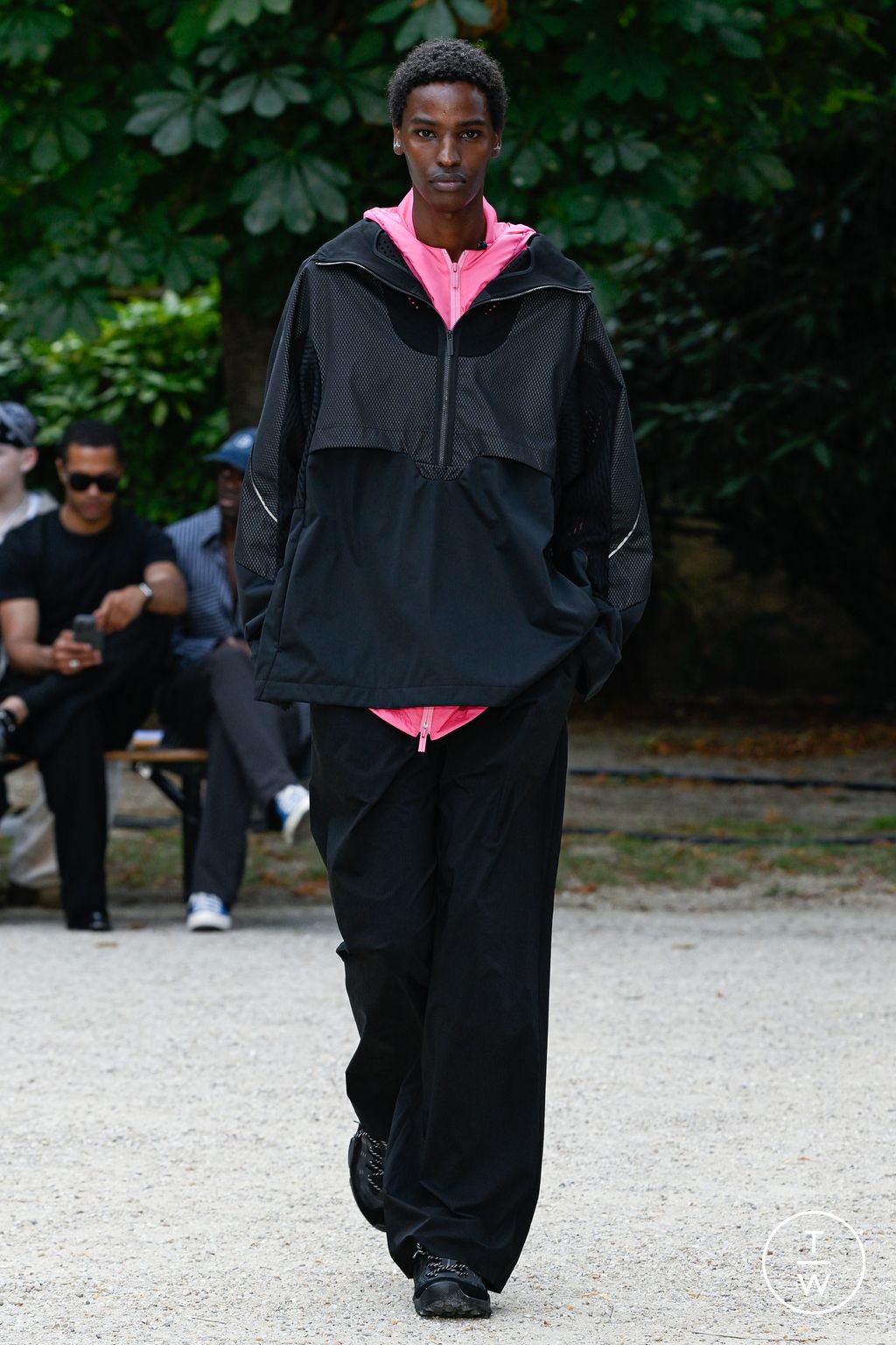 Fashion Week Paris Spring/Summer 2026 look 49 de la collection White Mountaineering menswear