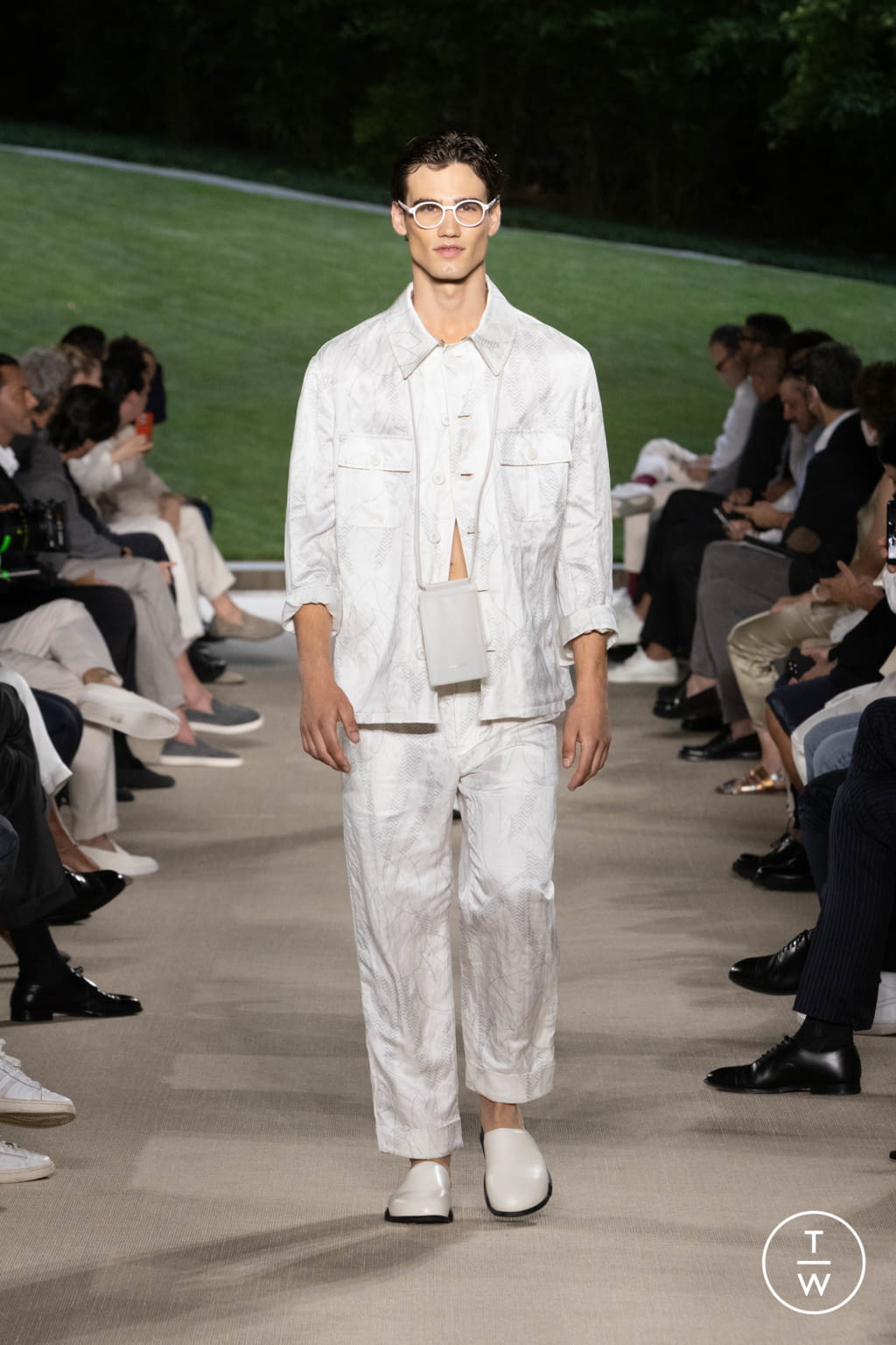 Fashion Week Milan Spring/Summer 2022 look 50 from the Giorgio Armani collection menswear