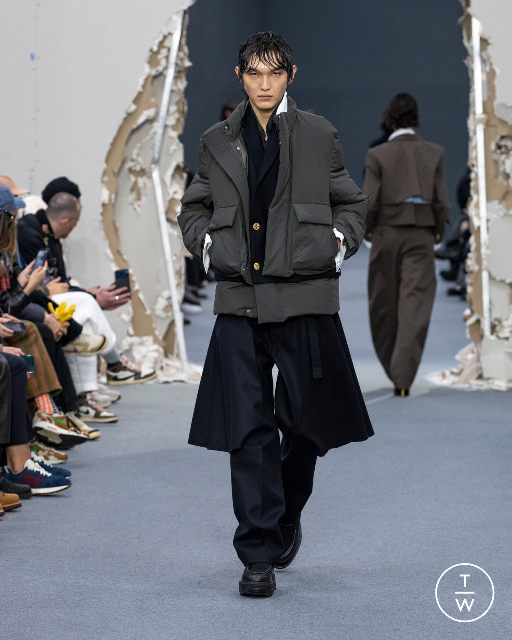 Fashion Week Paris Fall/Winter 2026 look 49 from the Sacai collection menswear