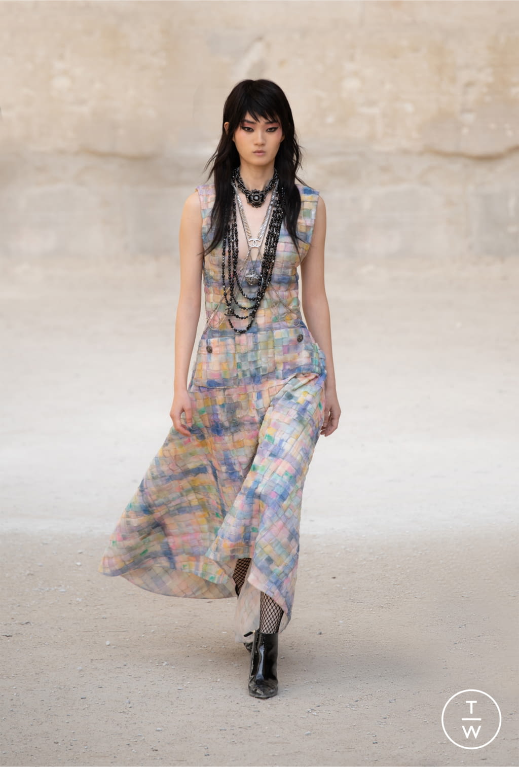 Fashion Week Paris Resort 2022 look 49 from the Chanel collection womenswear