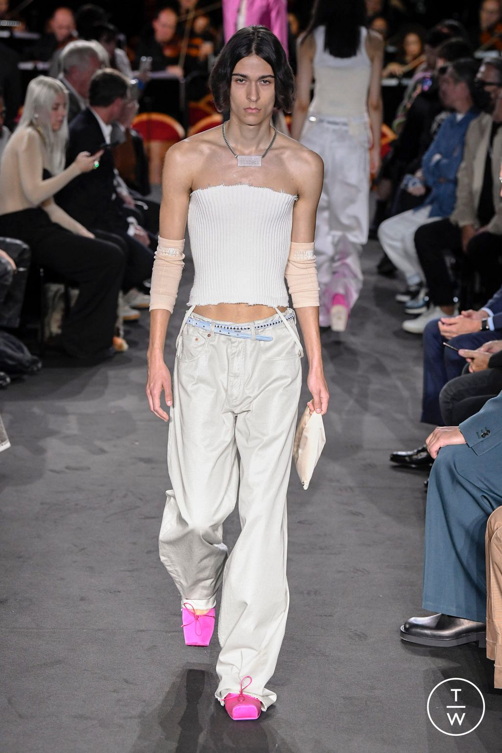 Fashion Week Milan Spring/Summer 2023 look 33 from the MM6 collection 女装