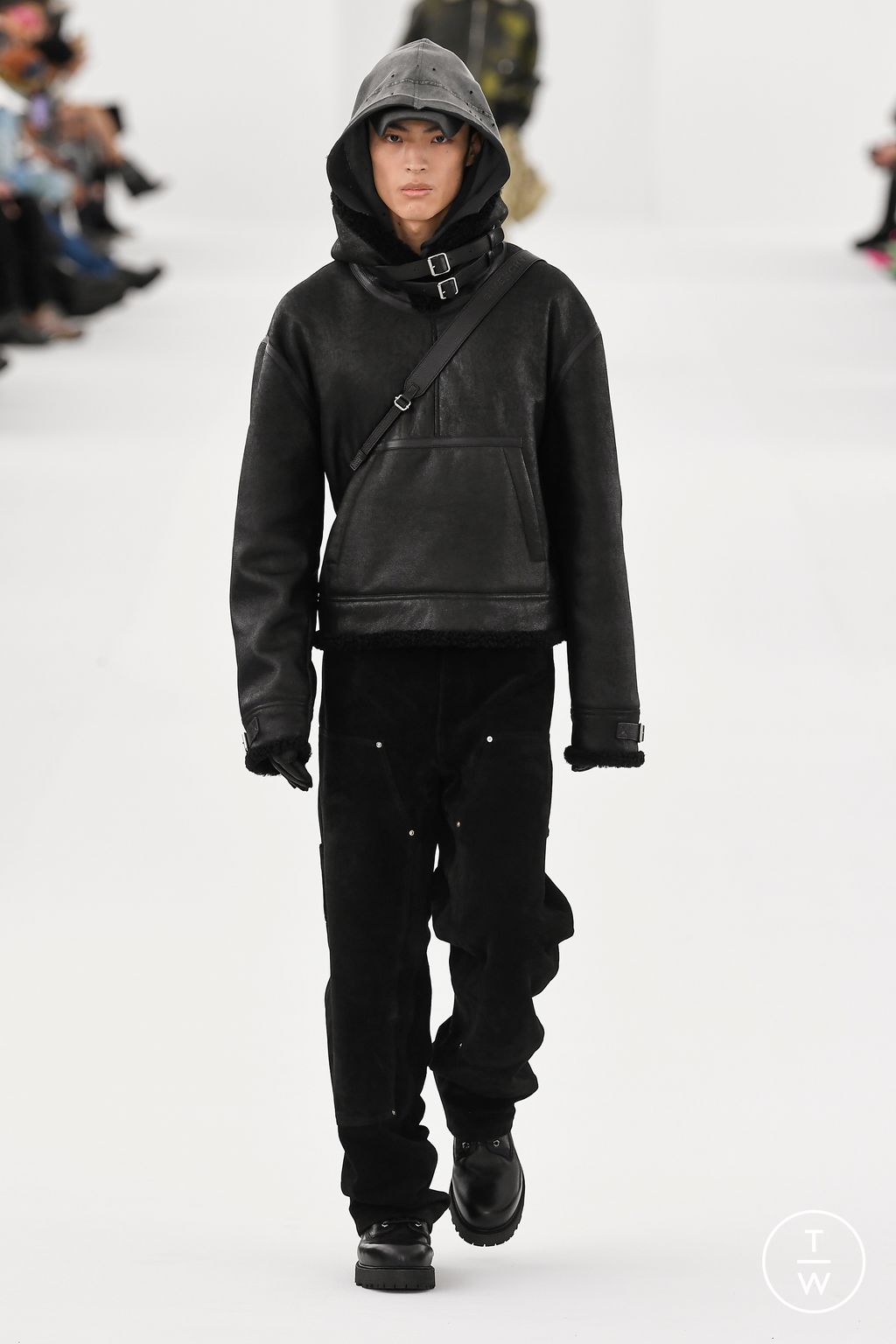Fashion Week Paris Fall/Winter 2023 look 36 de la collection Givenchy menswear