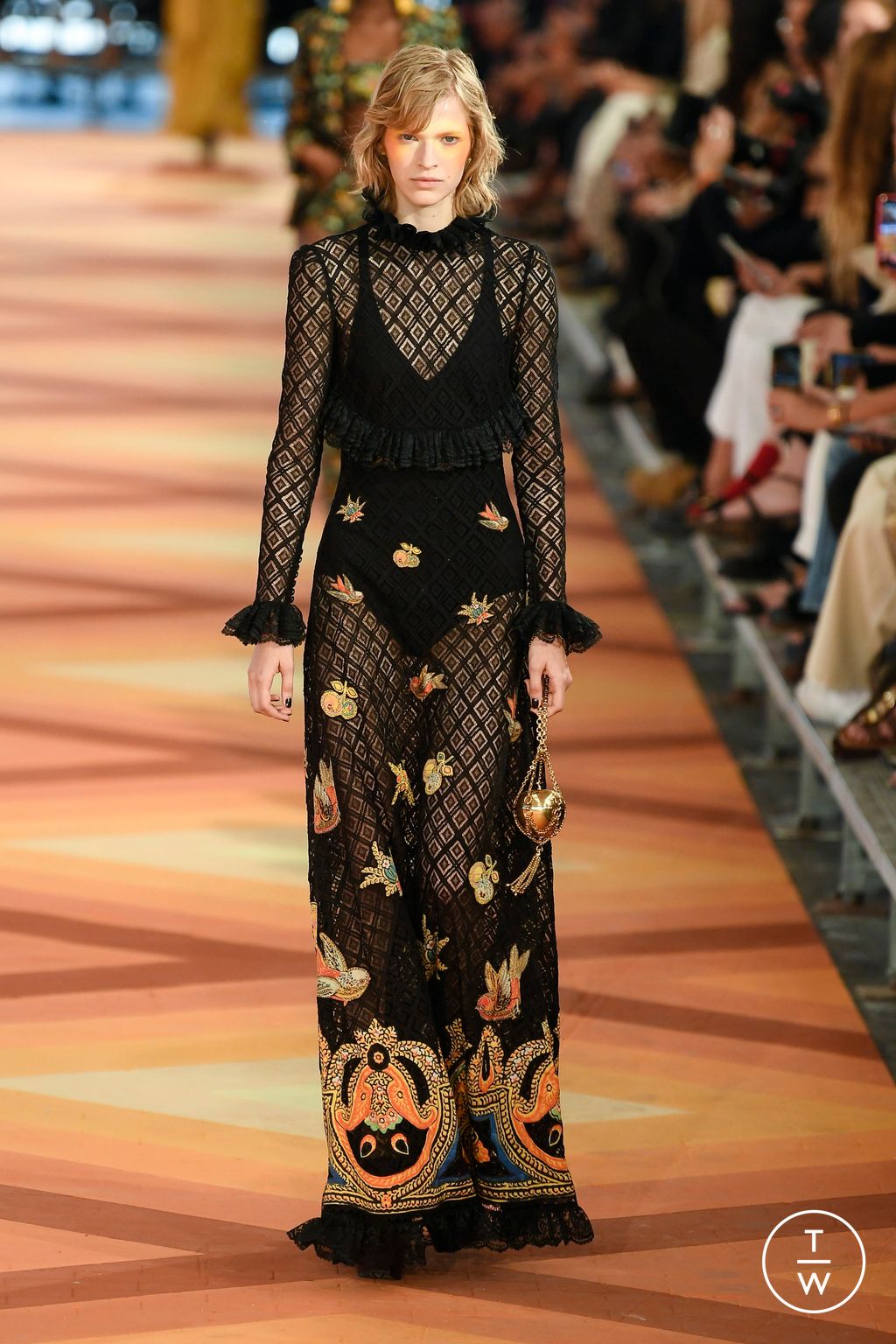 Fashion Week Milan Spring/Summer 2023 look 40 from the Etro collection 女装