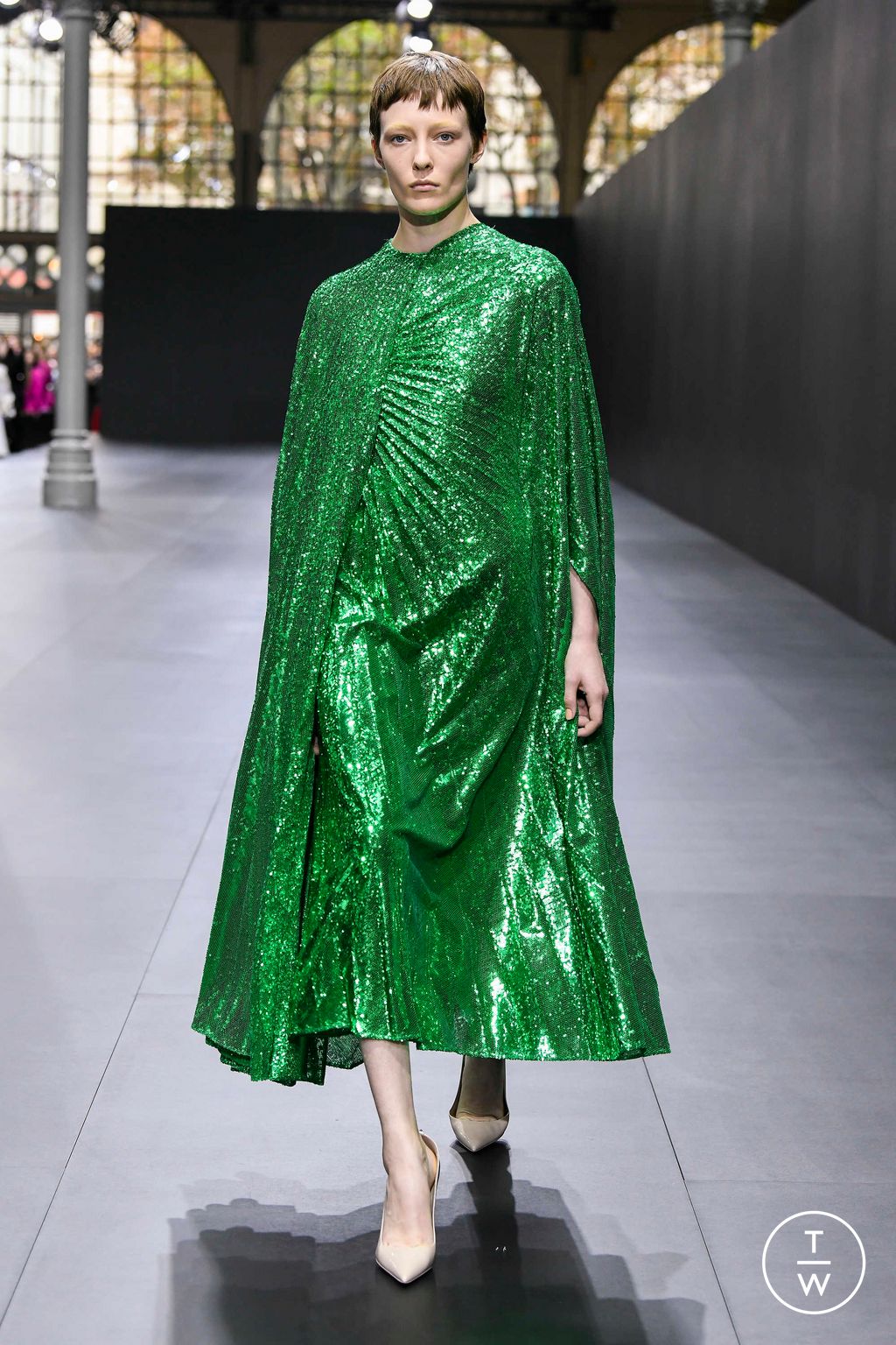 Fashion Week Paris Spring/Summer 2023 look 52 from the Valentino collection womenswear