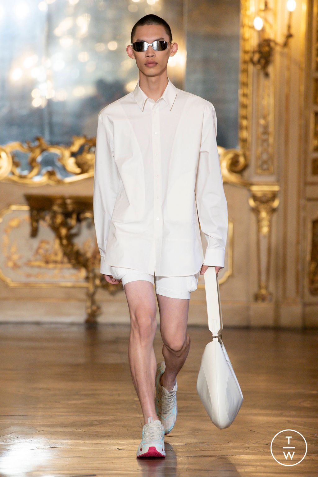 Fashion Week Milan Spring/Summer 2023 look 20 from the Trussardi collection womenswear