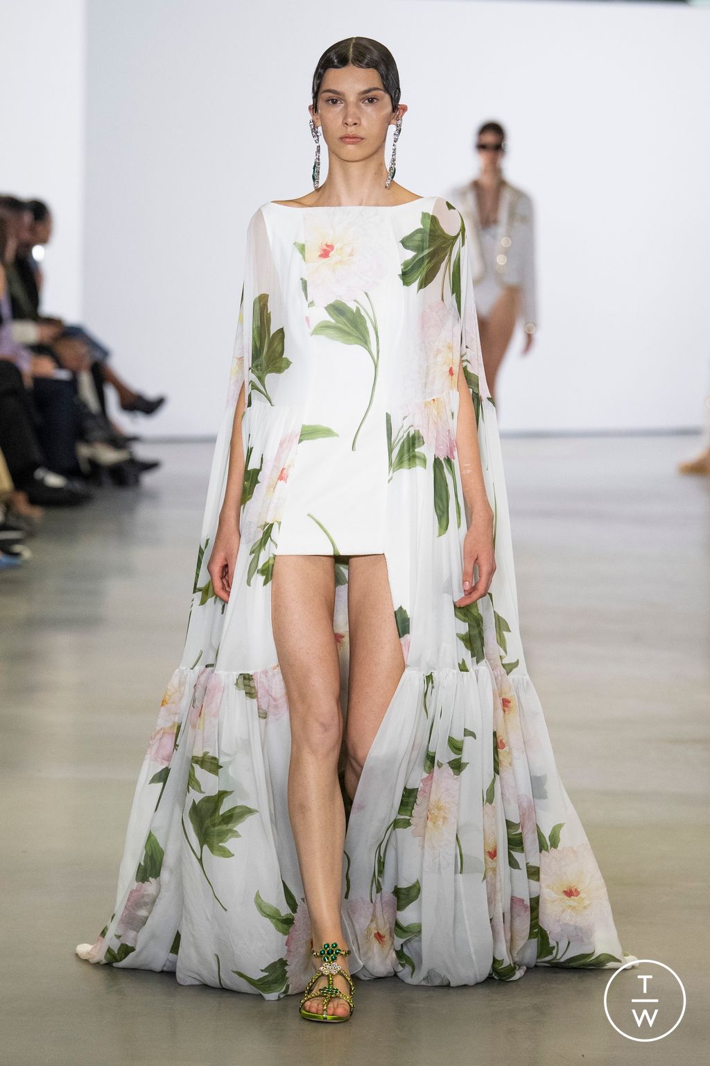 Fashion Week Paris Spring/Summer 2023 look 21 from the Giambattista Valli collection womenswear