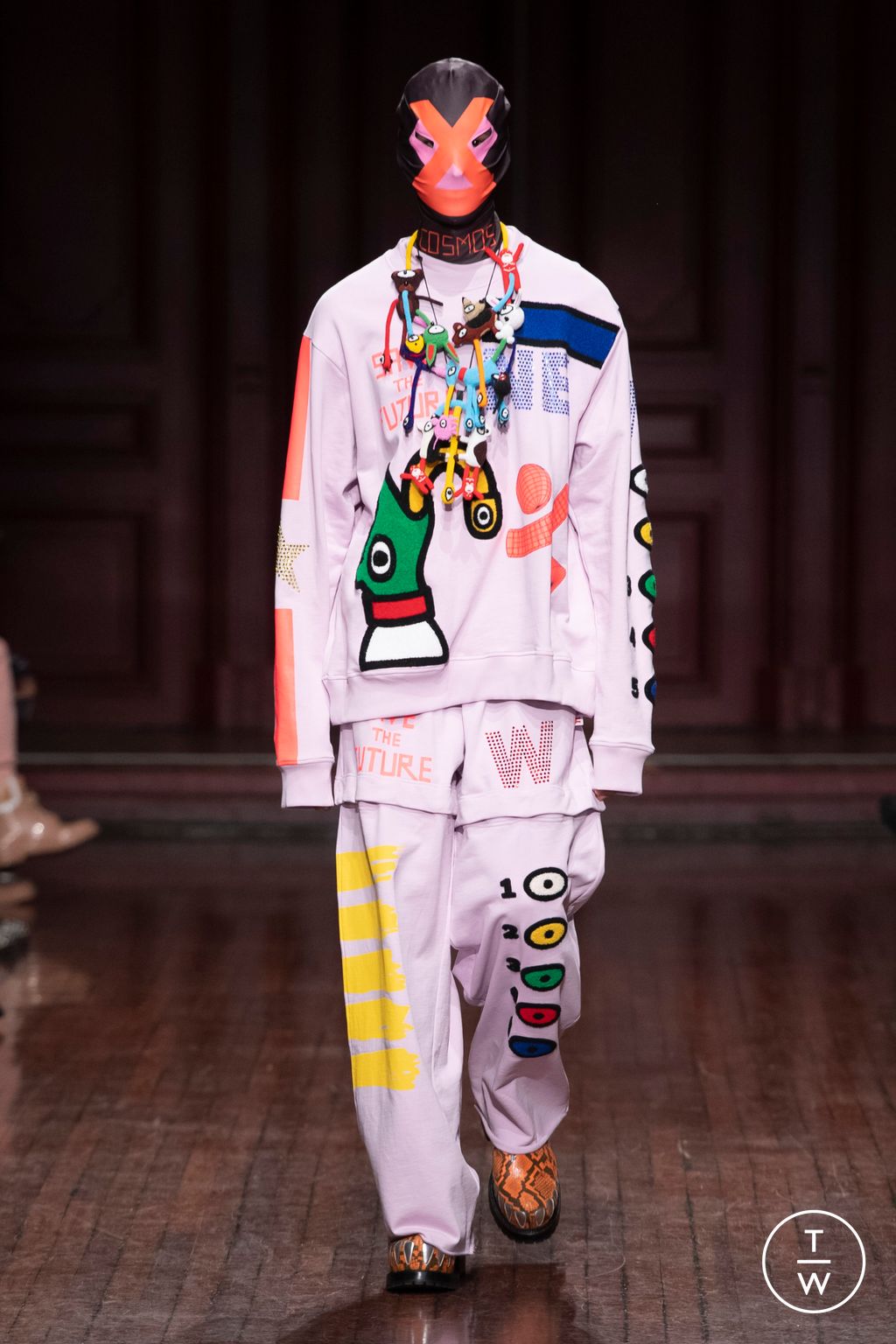 Fashion Week Paris Fall/Winter 2023 look 53 from the Walter Van Beirendonck collection menswear