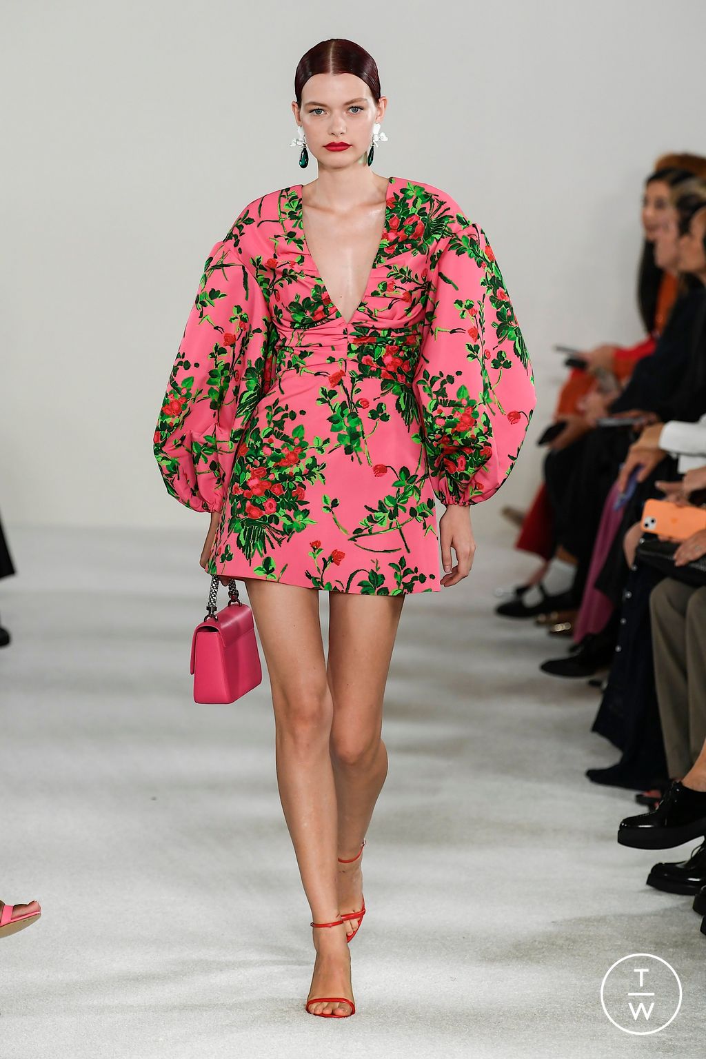 Fashion Week New York Spring/Summer 2023 look 17 from the Carolina Herrera collection womenswear