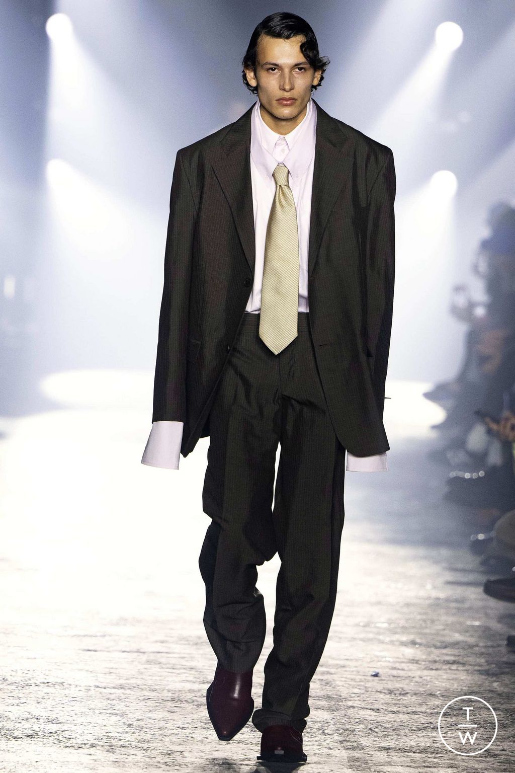 Fashion Week Milan Fall/Winter 2023 look 2 from the Jordanluca collection 男装