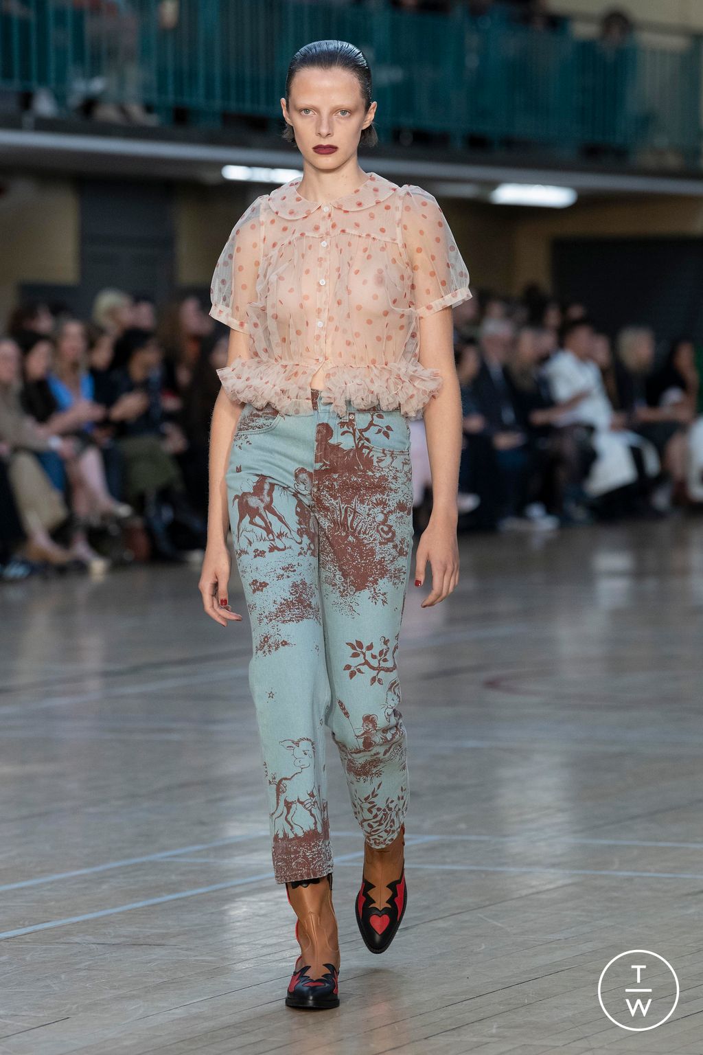 Fashion Week London Spring/Summer 2023 look 17 from the Molly Goddard collection 女装