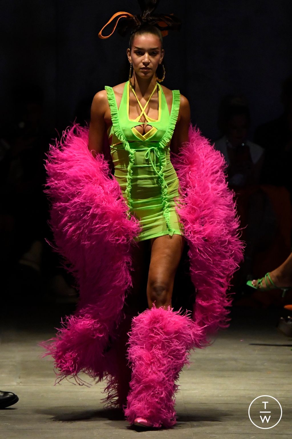 Fashion Week New York Spring/Summer 2023 look 2 de la collection Christian Cowan womenswear