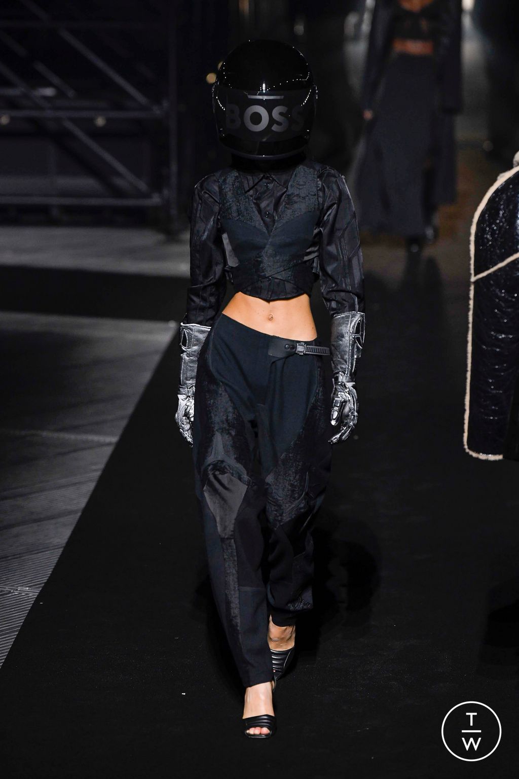 Fashion Week Milan Fall/Winter 2022 look 64 from the Boss collection 女装