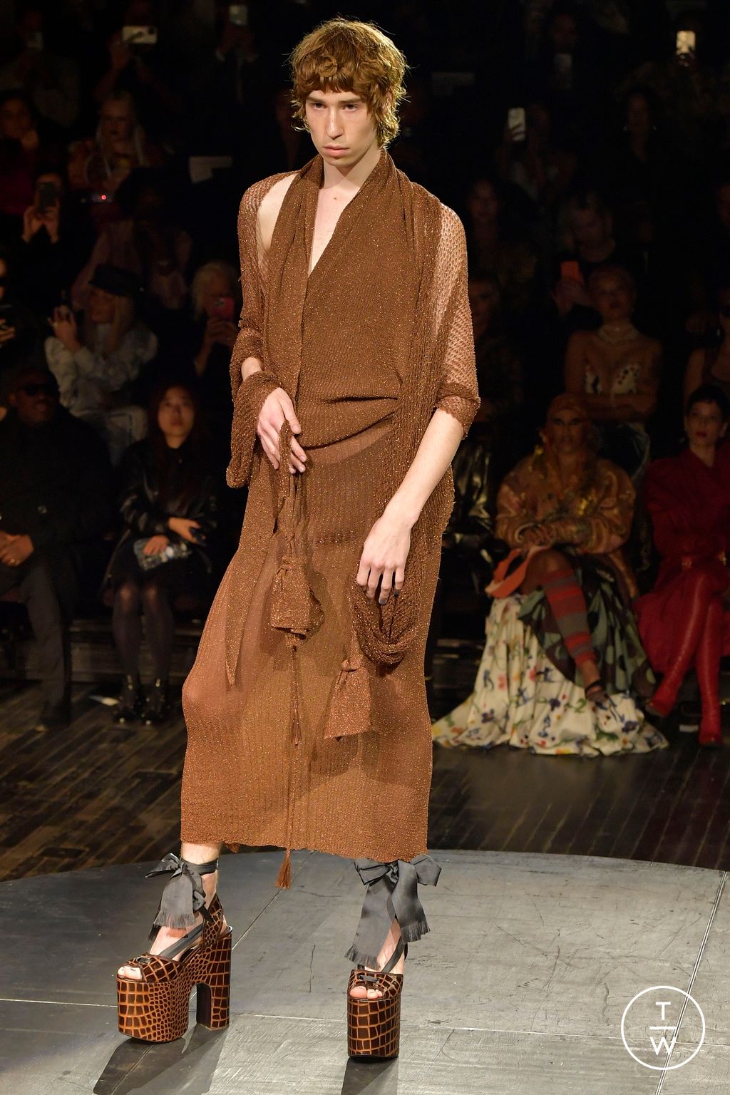 Fashion Week Paris Spring/Summer 2023 look 48 de la collection Andreas Kronthaler for Vivienne Westwood womenswear