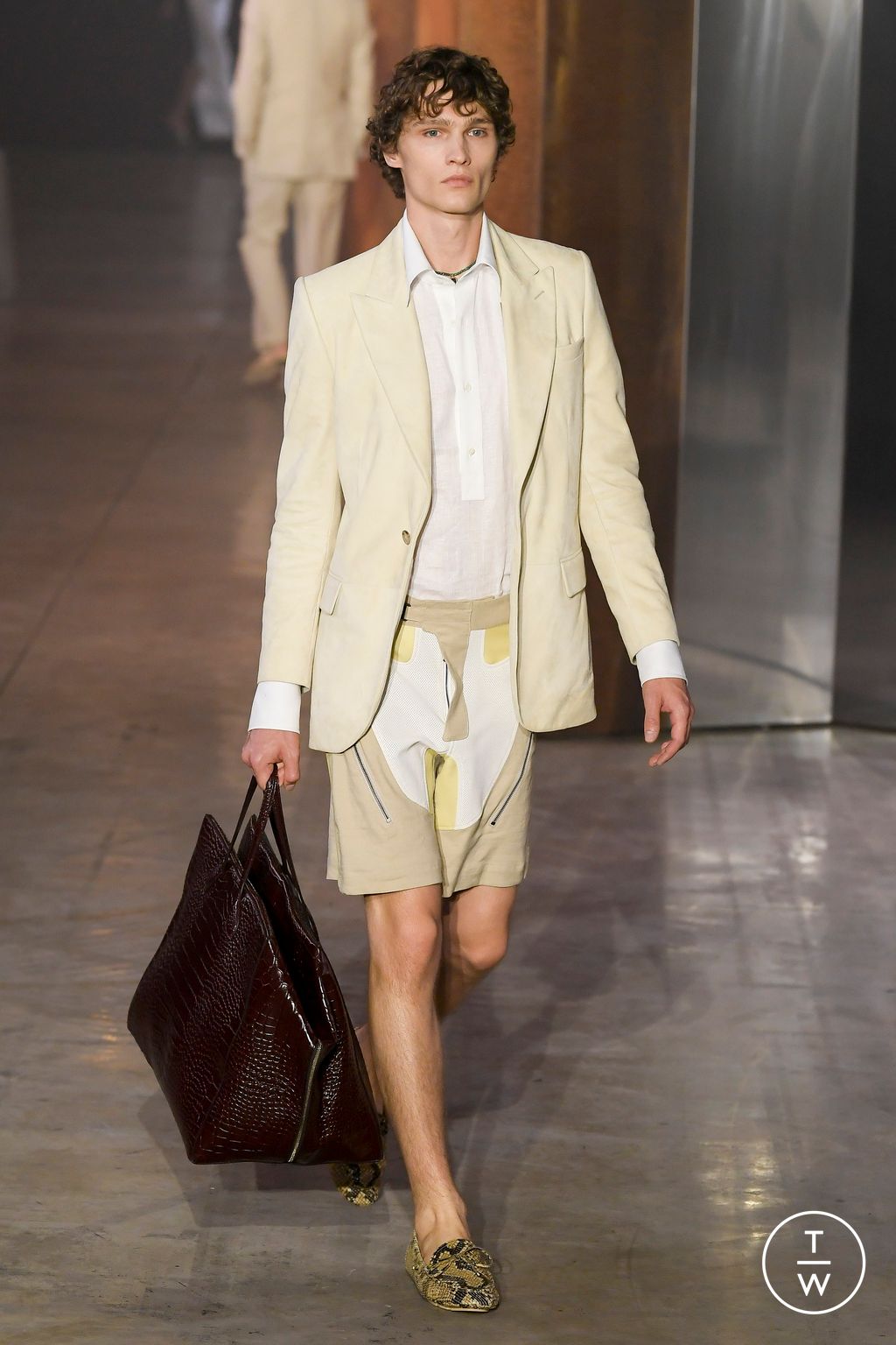 Fashion Week Milan Spring/Summer 2023 look 27 from the Bally collection womenswear