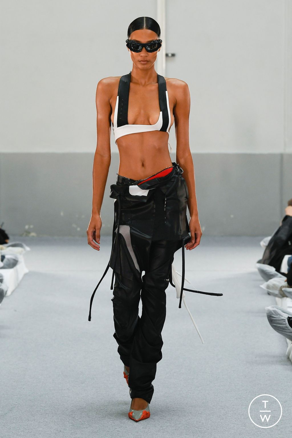 Fashion Week Paris Spring/Summer 2023 look 1 de la collection Ottolinger womenswear