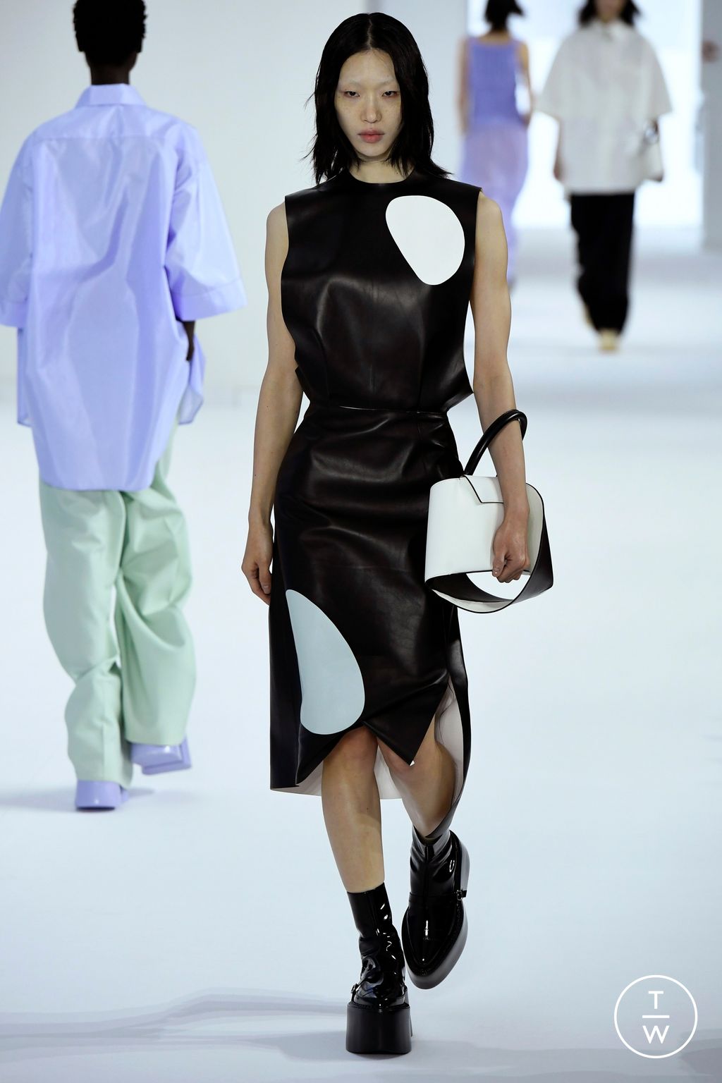 Fashion Week Paris Spring/Summer 2023 look 16 from the Shang Xia collection womenswear