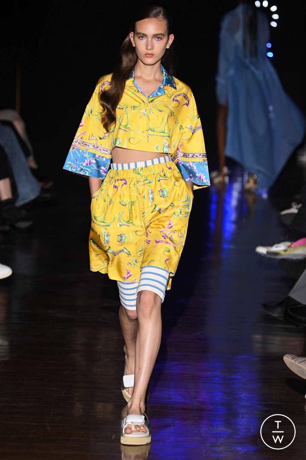 Fashion Week Milan Spring/Summer 2023 look 15 de la collection Hui womenswear