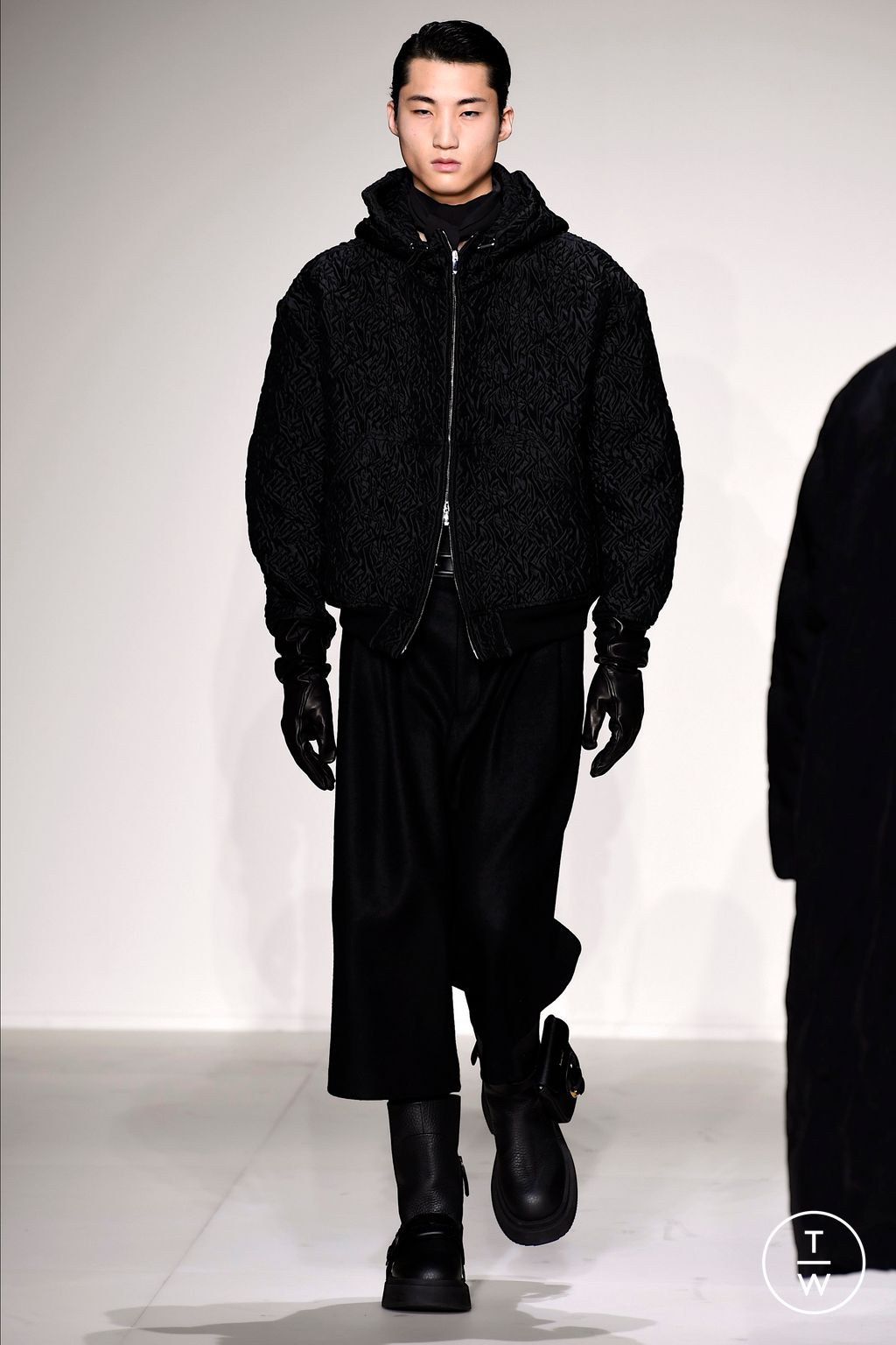 Fashion Week Milan Fall/Winter 2023 look 36 from the Emporio Armani collection menswear