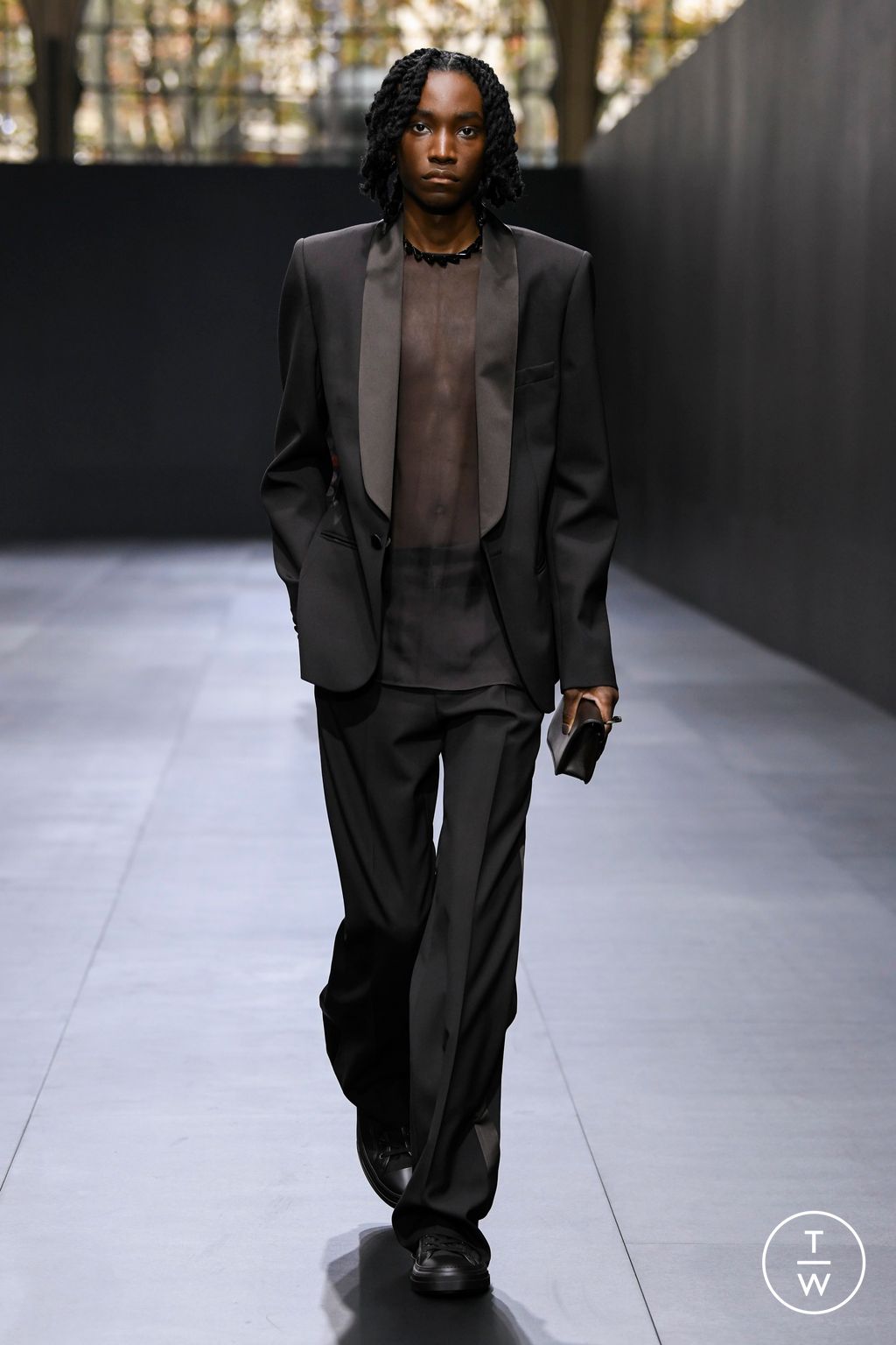 Fashion Week Paris Spring/Summer 2023 look 46 from the Valentino collection 女装