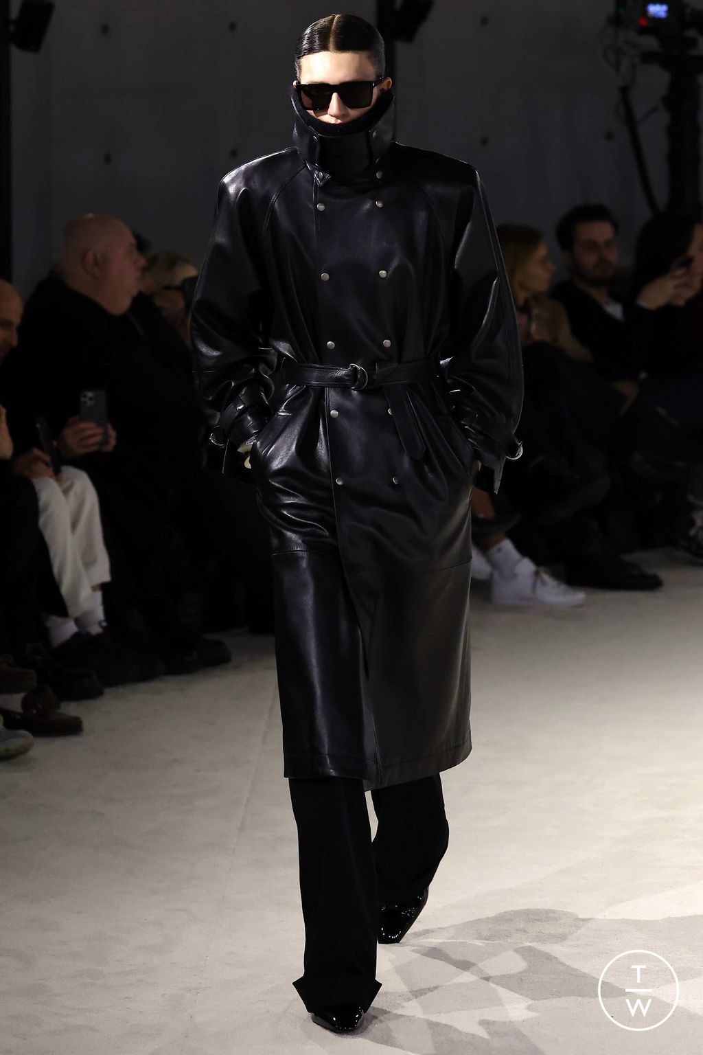 Fashion Week Paris Fall/Winter 2023 look 6 from the Saint Laurent collection menswear