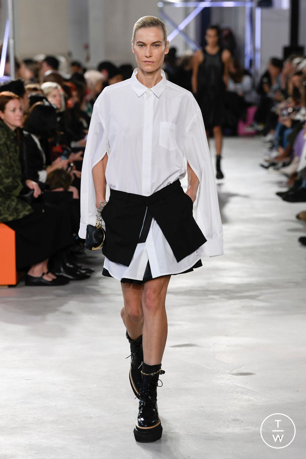 Fashion Week Paris Spring/Summer 2023 look 5 from the Sacai collection 女装