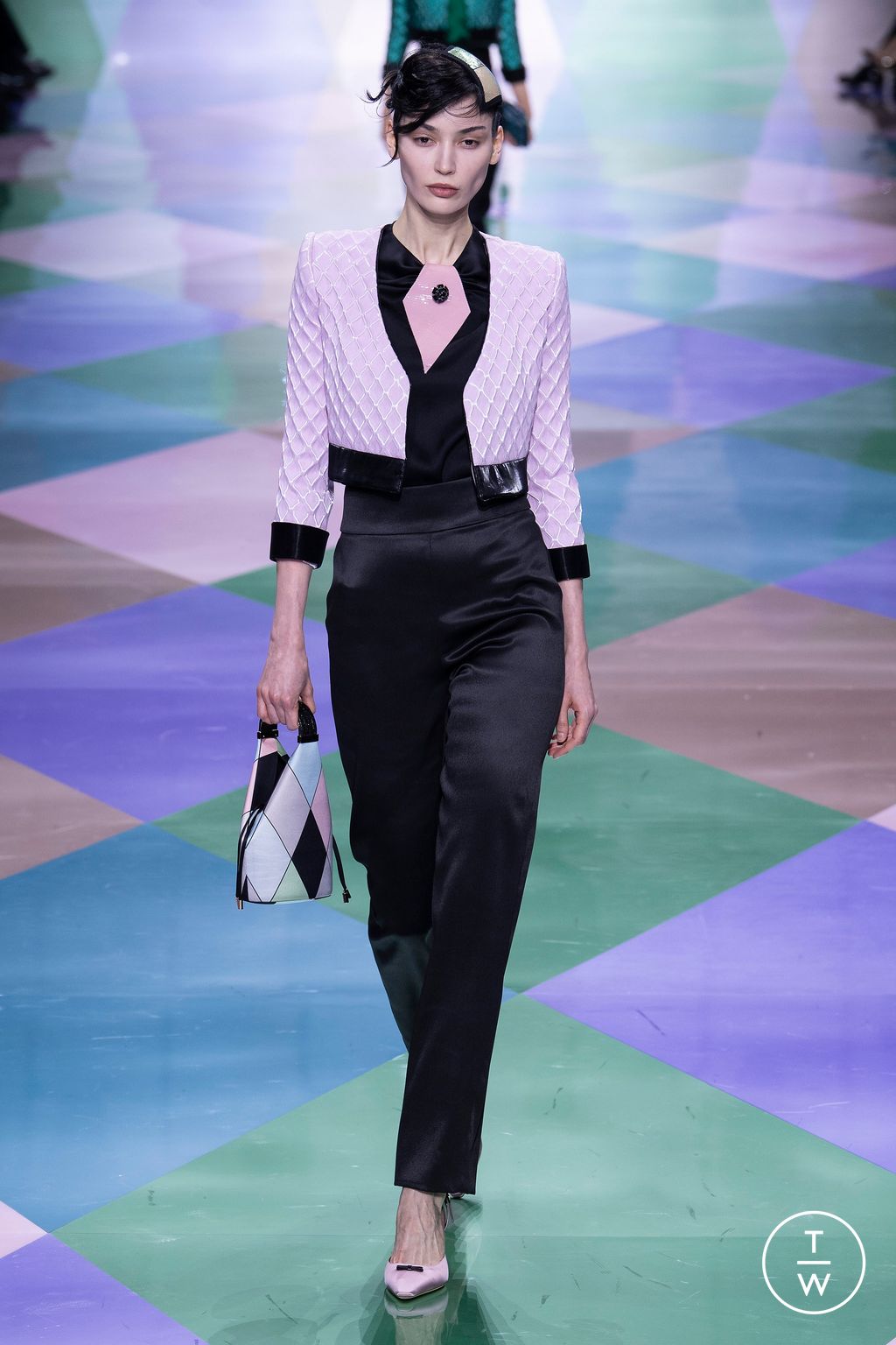 Fashion Week Paris Spring/Summer 2023 look 1 from the Giorgio Armani Privé collection 高级定制